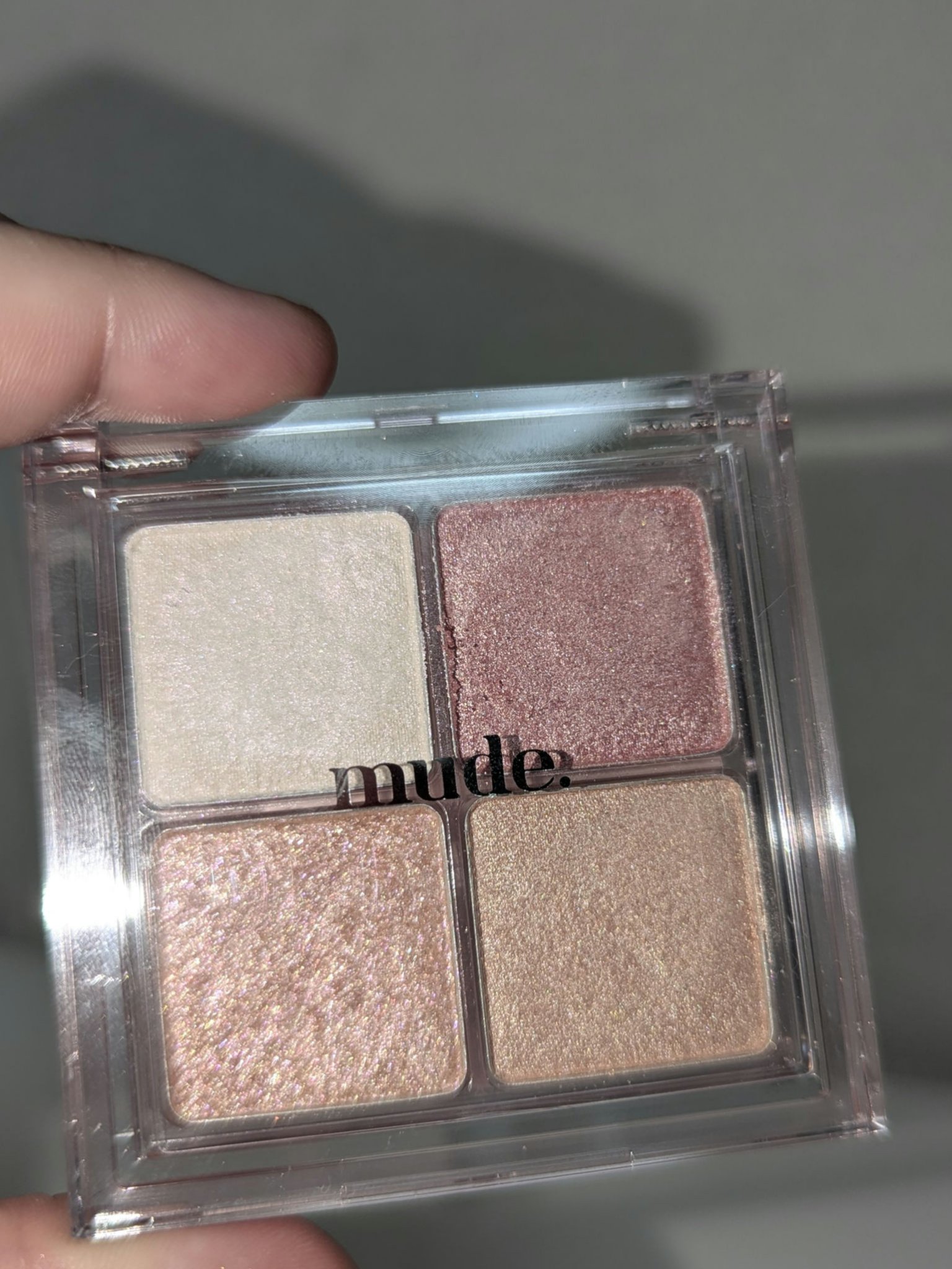 mude. フルブルームグロウパレットのクチコミ「多彩な全色ラメパレット！？mudeフルブルームグロウパレットレビュー

mudeのフルブルーム.....」（2枚目）