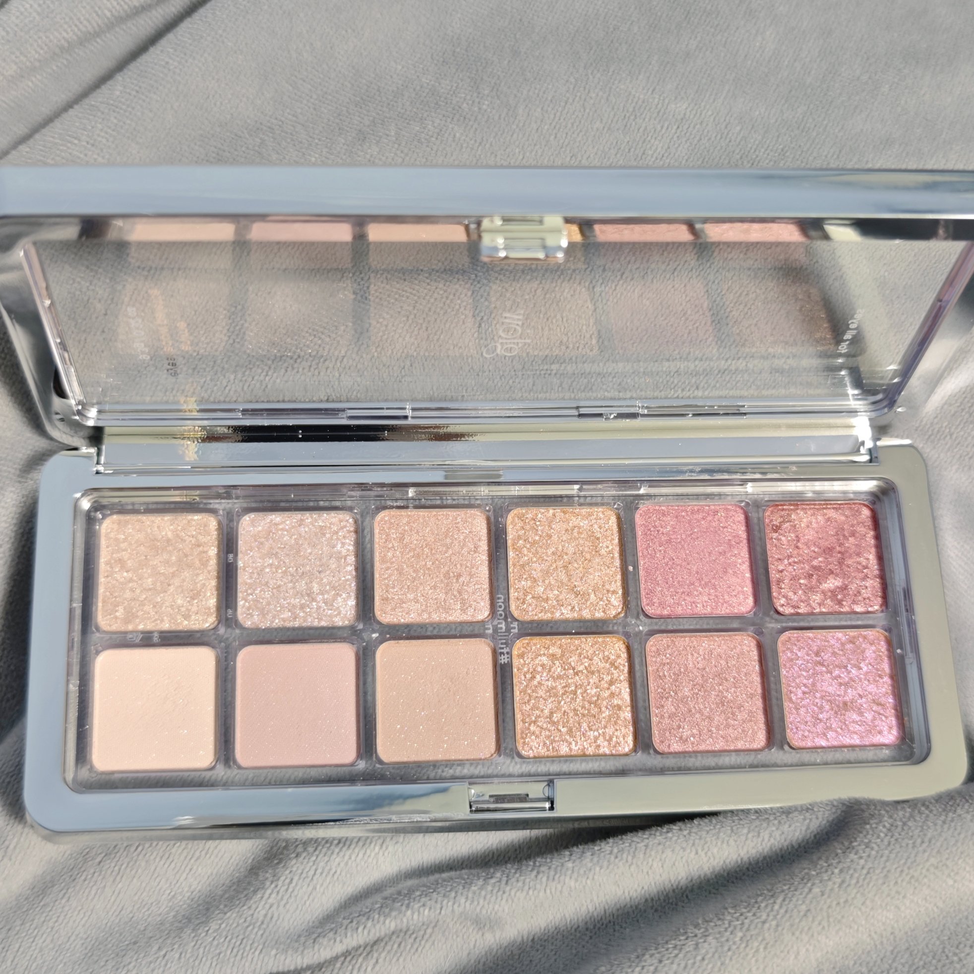 アニメアイシャドウパレット/glow/アイシャドウパレットを使ったクチコミ（2枚目）