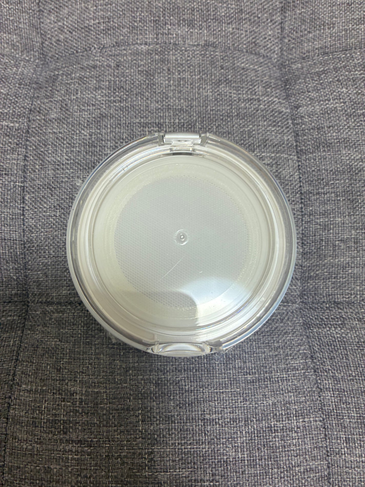 石鹸落ちが好き on LIPS 「ルースパウダーをこれで持ち運び!分厚いパフは入りませんエトヴォ..」(2枚目)