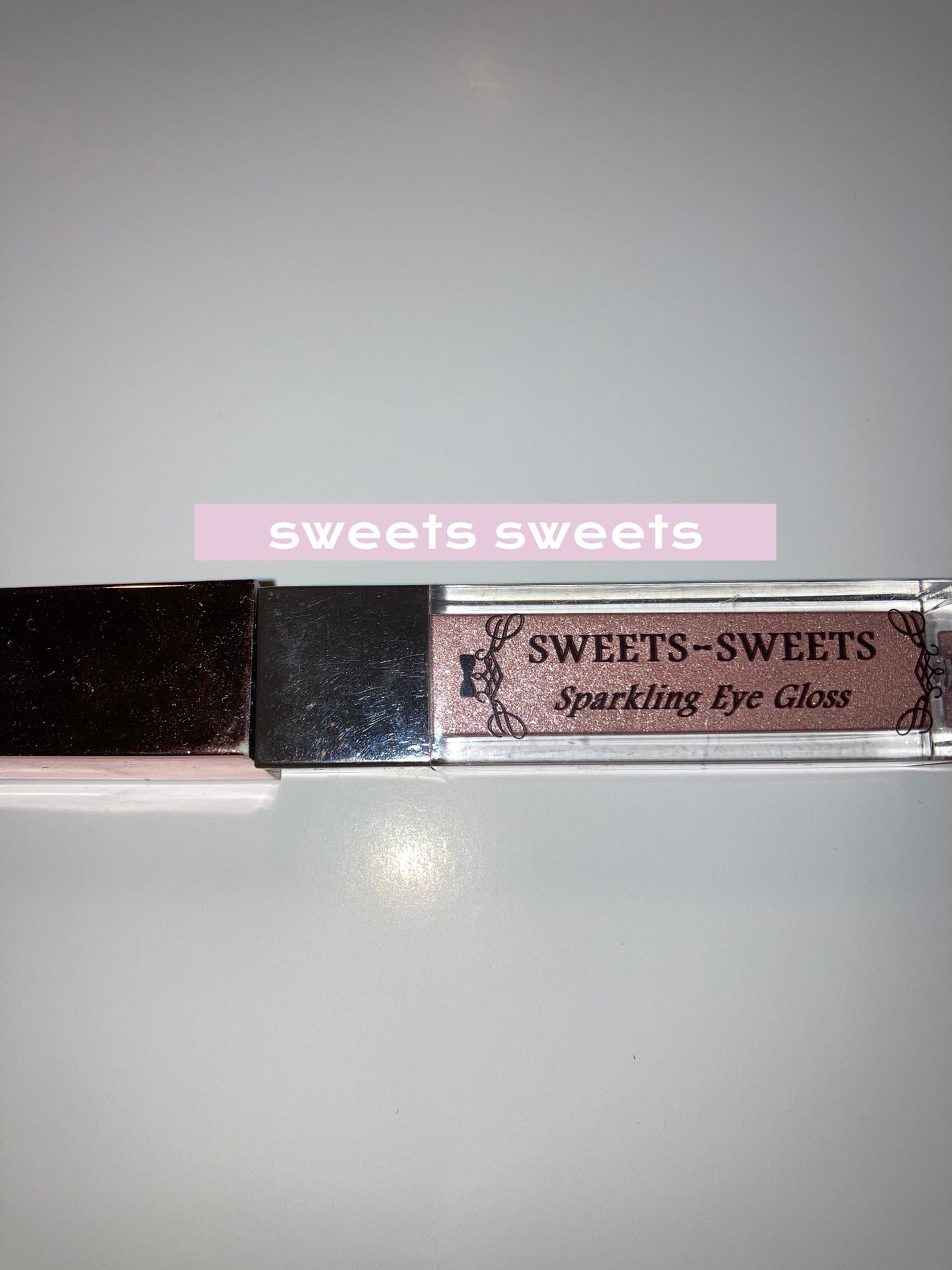 スパークリングアイグロス/スウィーツ スウィーツ/リキッドアイシャドウを使ったクチコミ(1枚目)