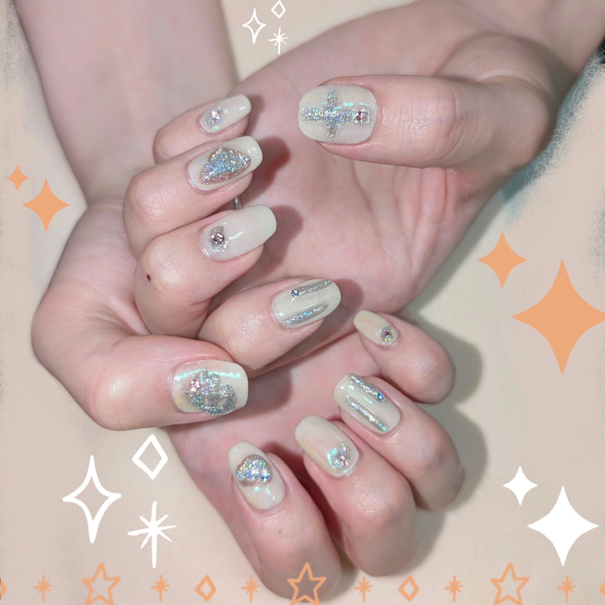 プリジェル オーロラフレークのクチコミ「新しく変えたネイル🌟
今回初セリアクリアクレイジェルを購入したので使ってみました🤔
なかなか初.....」（1枚目）