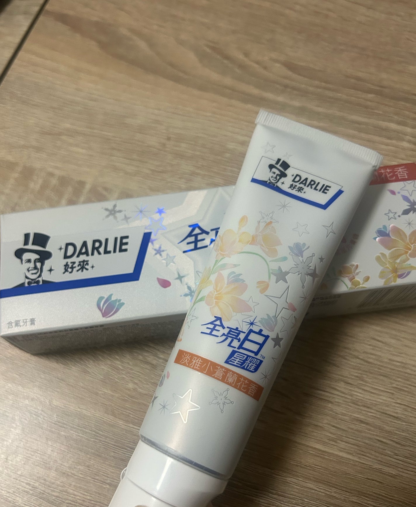 tea on LIPS 「darlie全亮白星耀台湾で購入した星が入ってる歯磨き粉🌟キラ..」(1枚目)