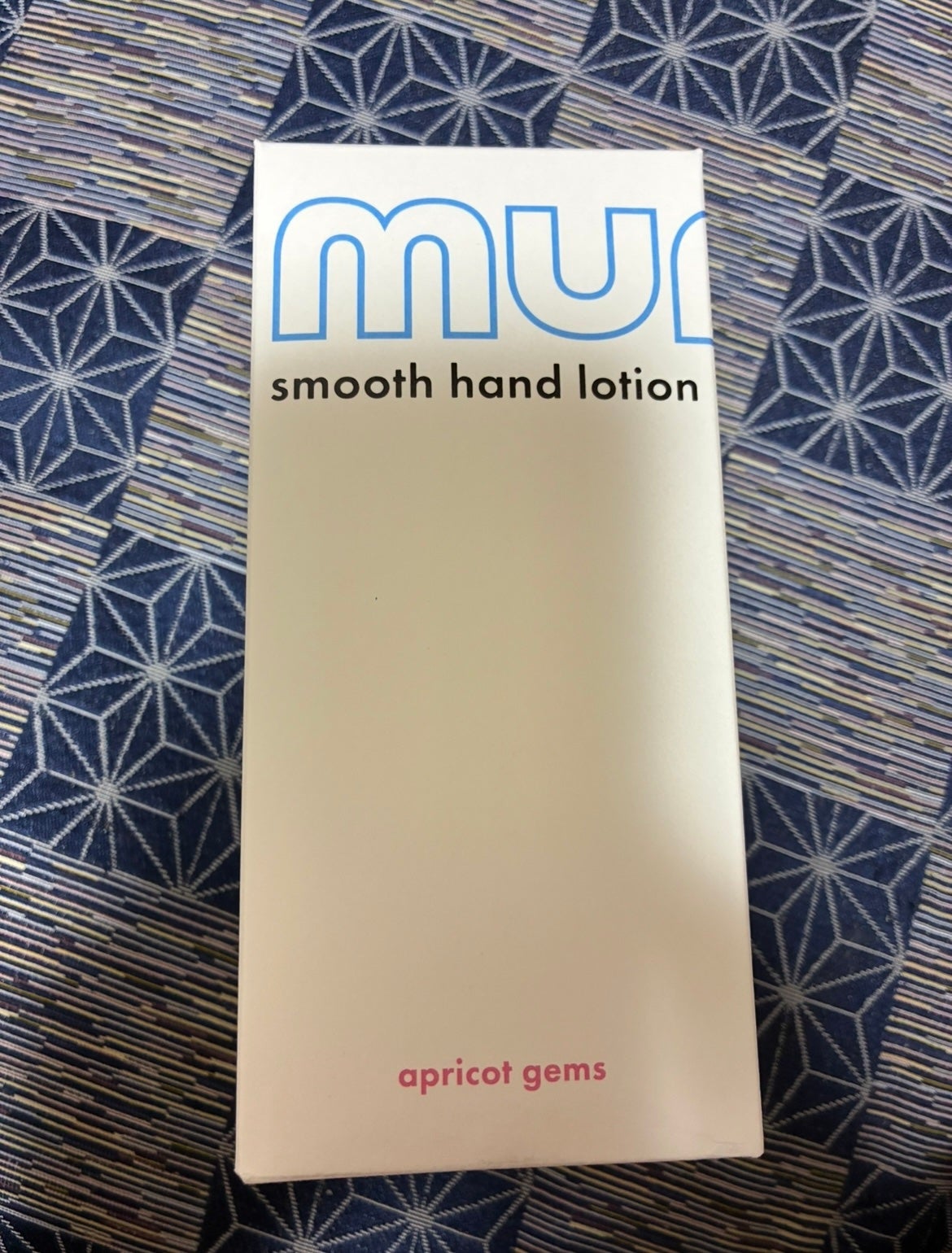 apricot gems smooth hand lotion/munus/ハンドジェルを使ったクチコミ(3枚目)