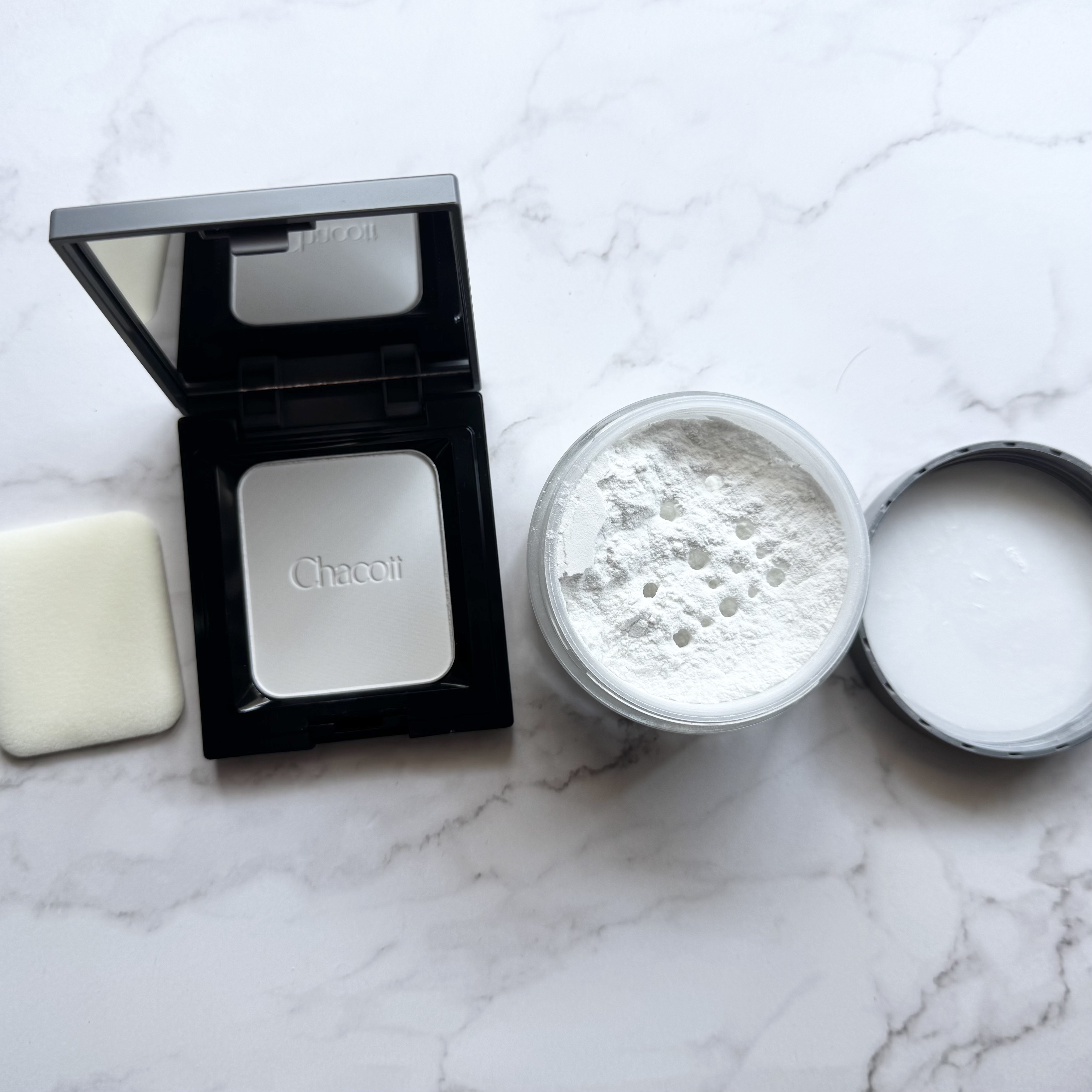 フィニッシングパウダー マット/チャコット・コスメティクス/ルースパウダーを使ったクチコミ（2枚目）