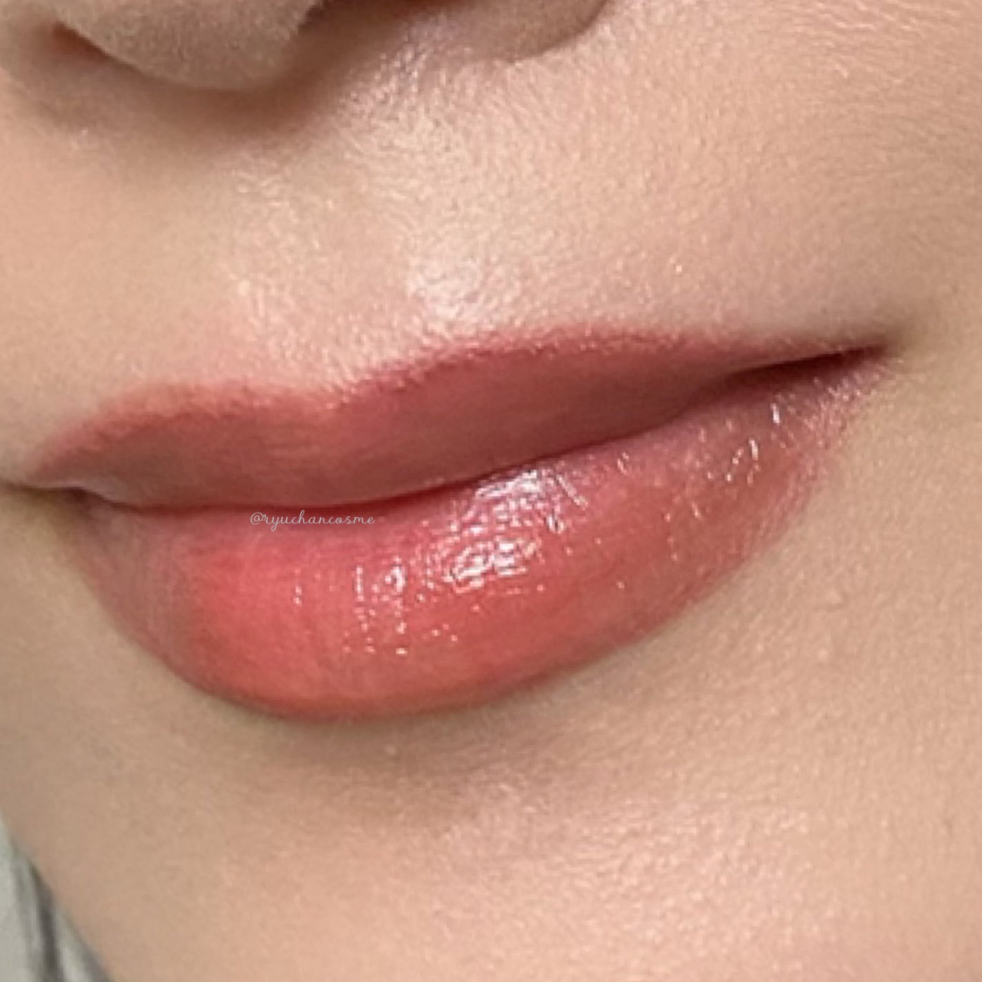 プラダ ライト グローイング リップバーム/PRADA BEAUTY/リップバームを使ったクチコミ(3枚目)