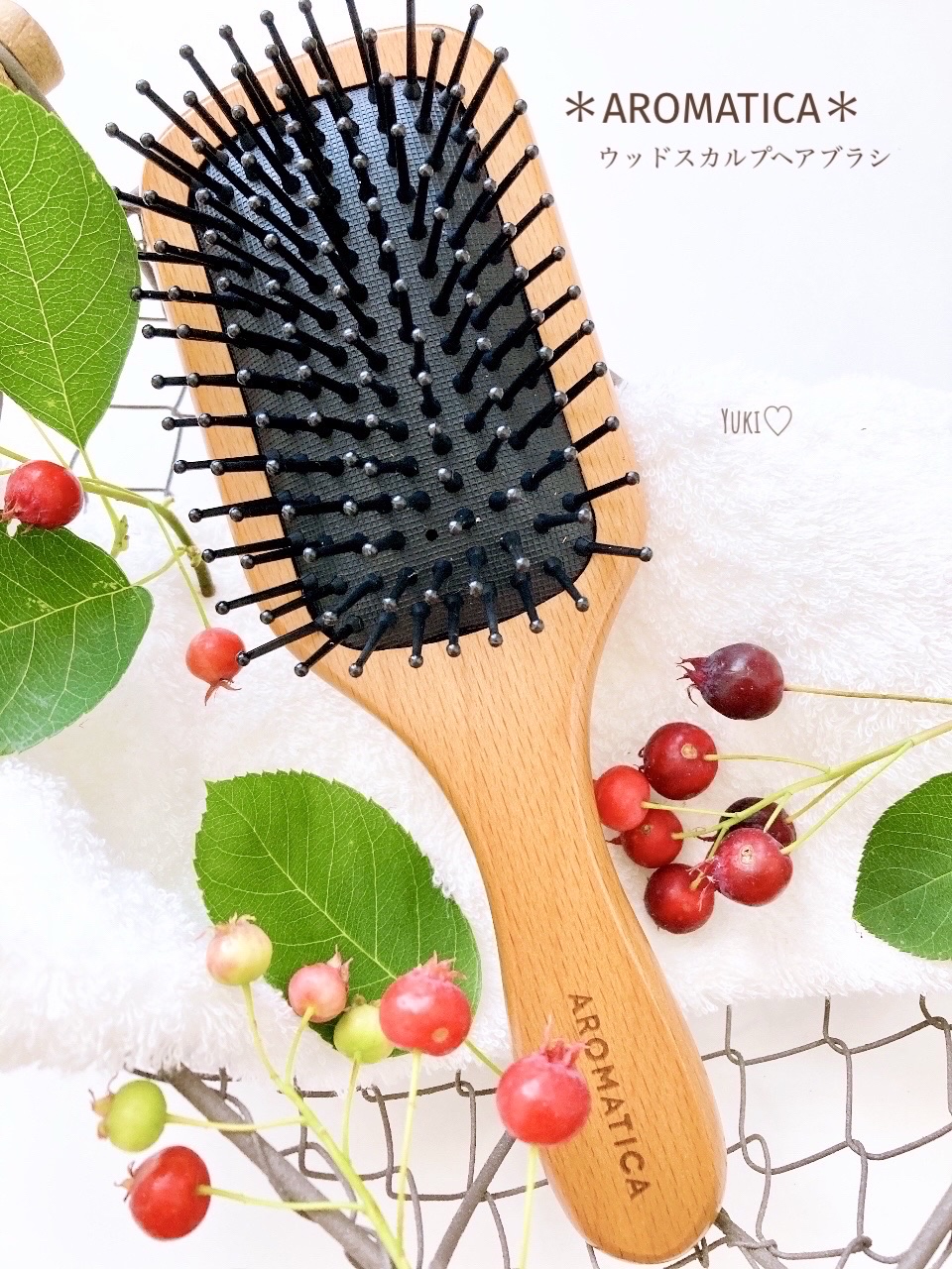 ウッドスカルプヘアブラシ Mサイズ/AROMATICA/ヘアブラシを使ったクチコミ（1枚目）