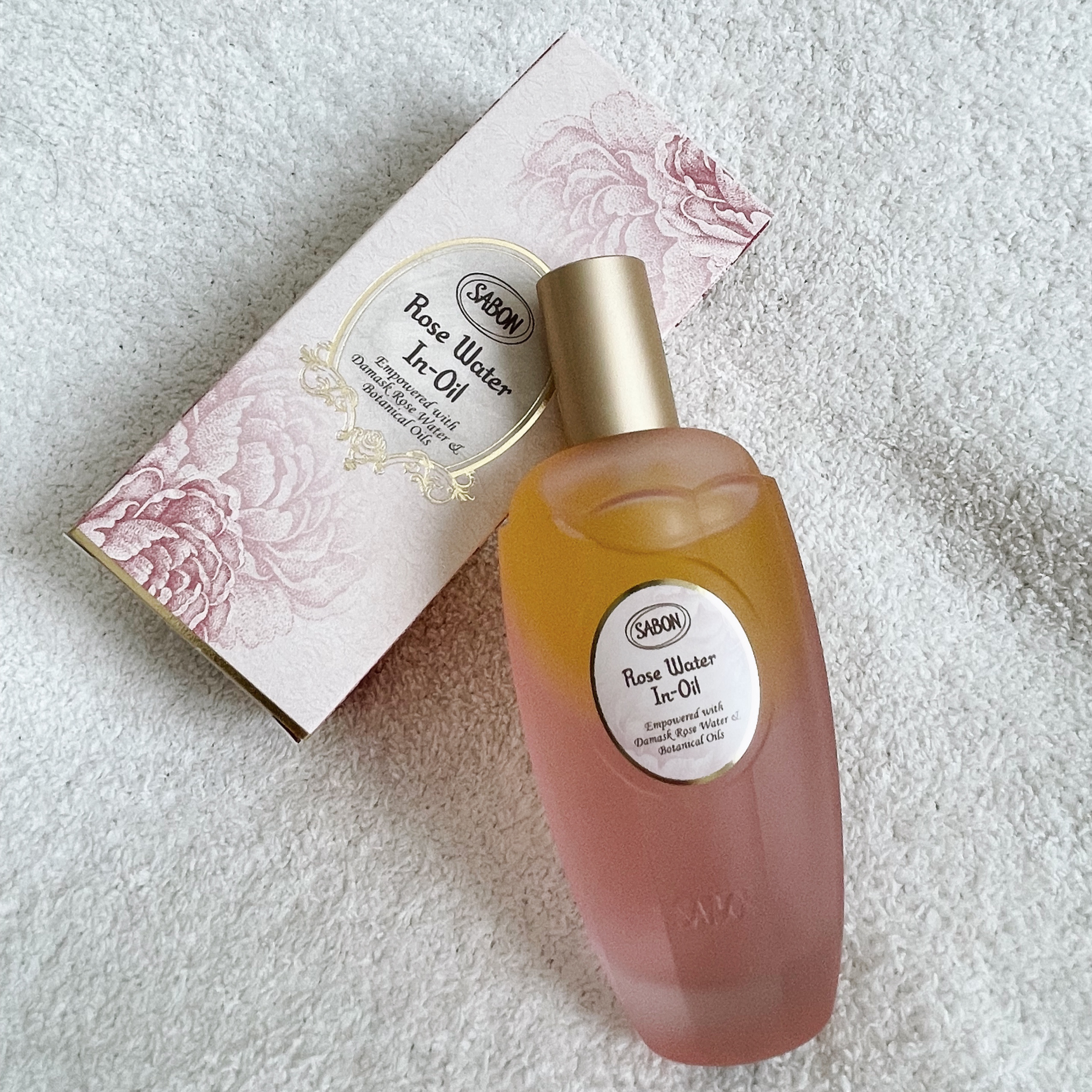 SABON ローズウォーターインオイルのクチコミ「SABON
ローズウォーターインオイル

二層式マルチミスト

二層式なのでオイルが苦手な私で.....」（1枚目）