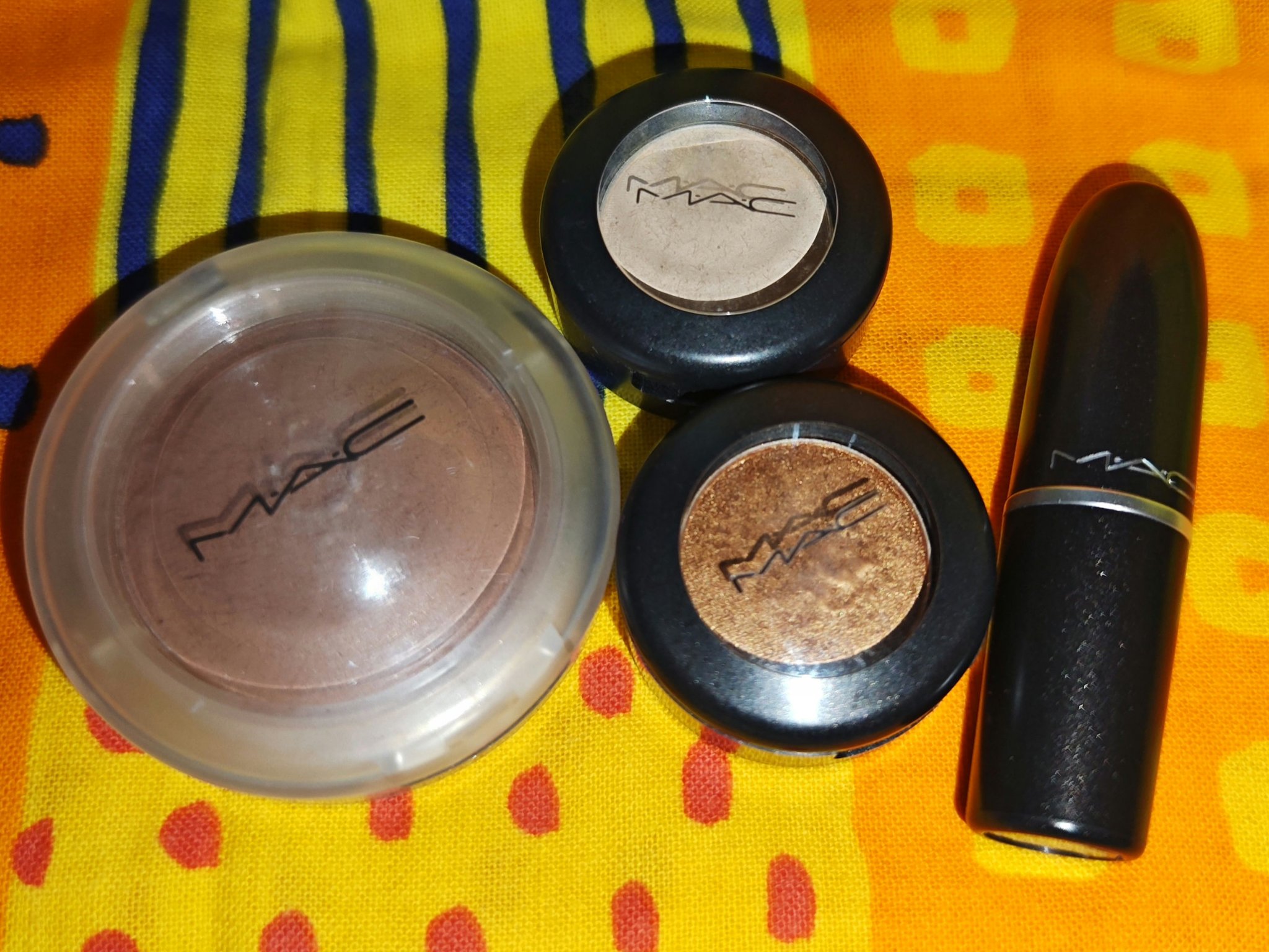 グロープレイ クッショニー ブラッシュ/M・A・C/ジェル・クリームチークを使ったクチコミ（1枚目）