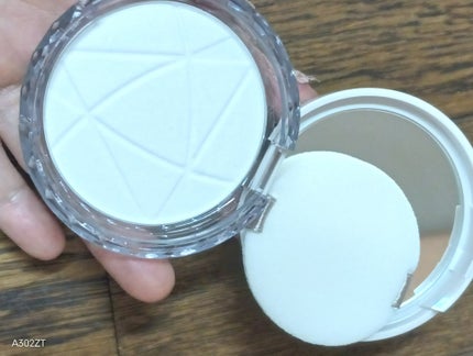 毛穴レスパウダー/CEZANNE/プレストパウダーを使ったクチコミ(4枚目)