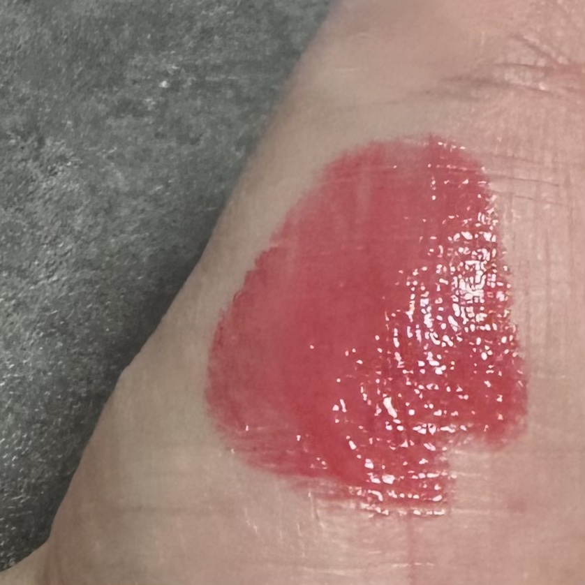 アクアエッセンスリップ/VEECCI/リップクリームを使ったクチコミ（2枚目）