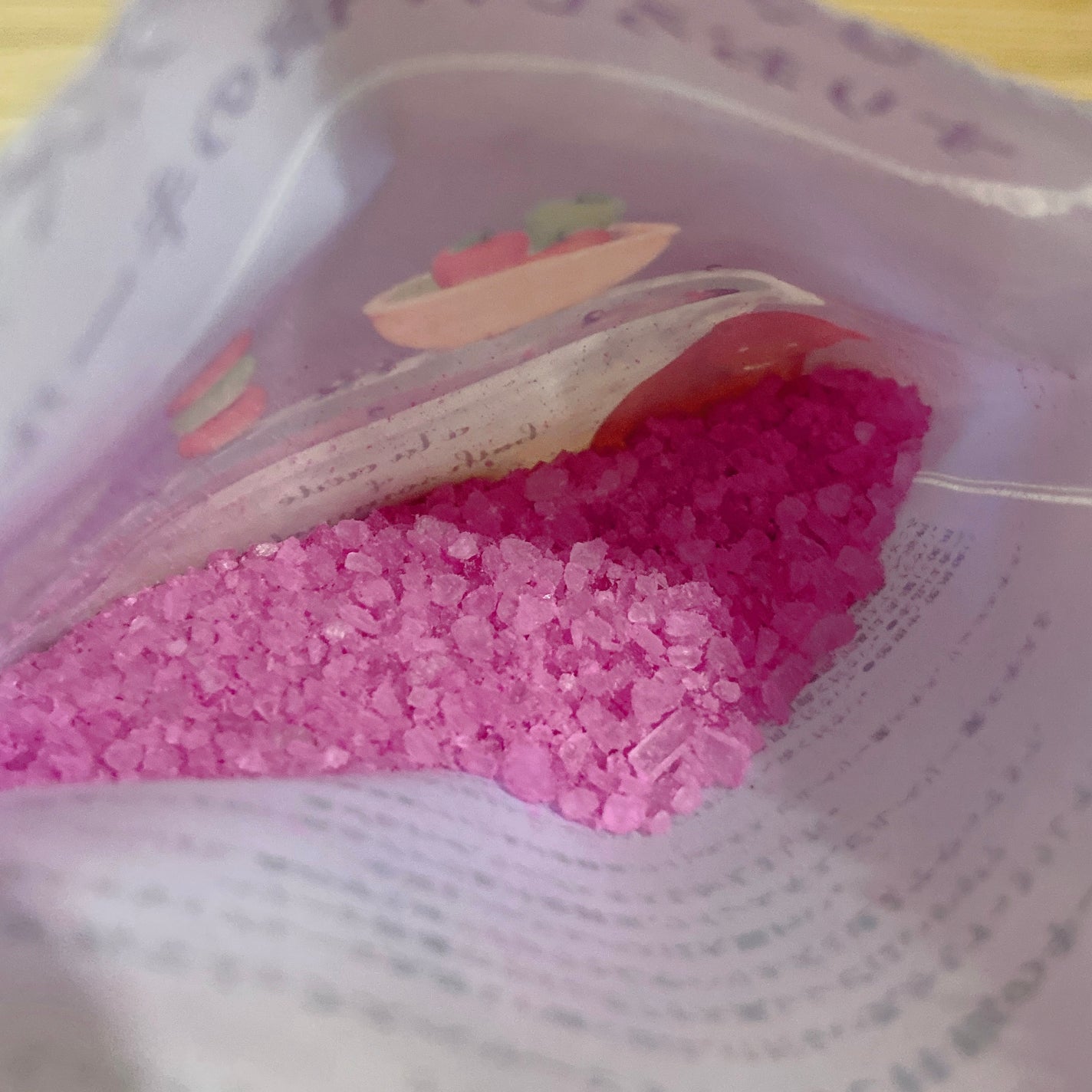 ソムリエ バスソルト もぎたてミックスベリーとすりおろし林檎のキール・バス/charley/無機塩系入浴剤を使ったクチコミ(2枚目)