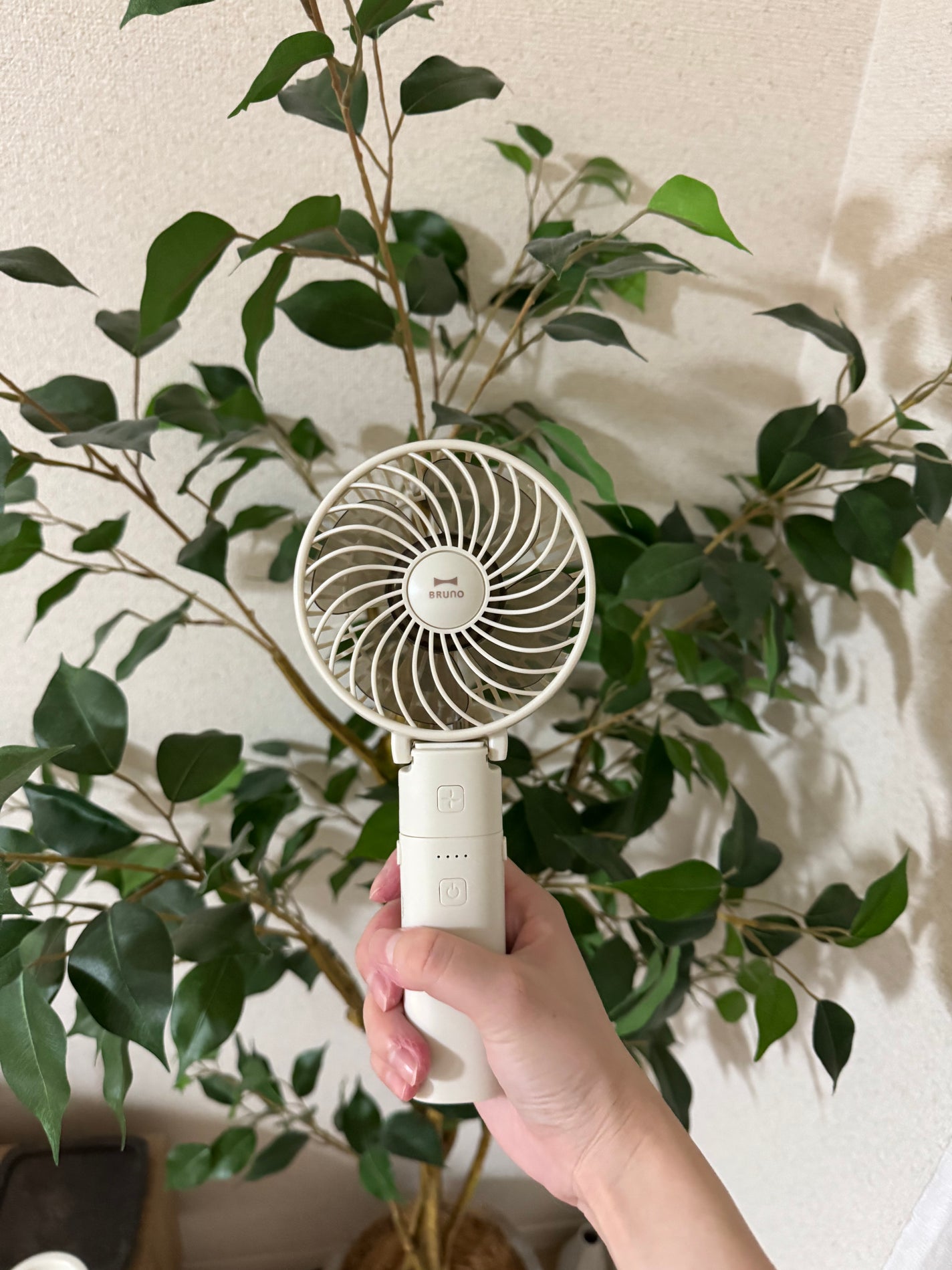 honoka on LIPS 「夏の必需品‼️先週くらいからものすごく暑くなりました。夏は楽し..」(1枚目)