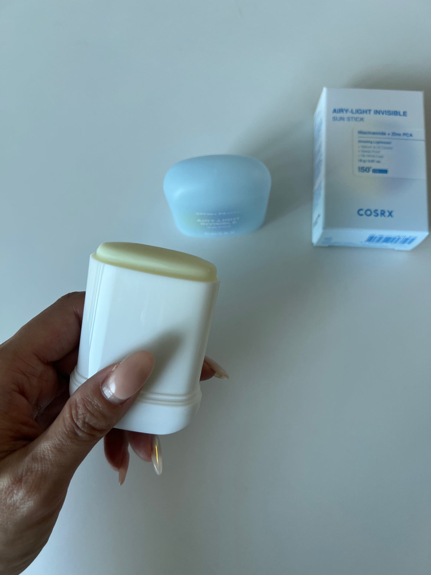 エアリーライト 透明UVスティック/COSRX/日焼け止めスティックを使ったクチコミ(2枚目)