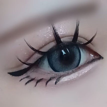 Dolly Angel リキッドアイライナーのクチコミ「\BeReal映えメイク/
アイシャドウ(330円)、グリッター(110円)はダイソー
下ま.....」(2枚目)