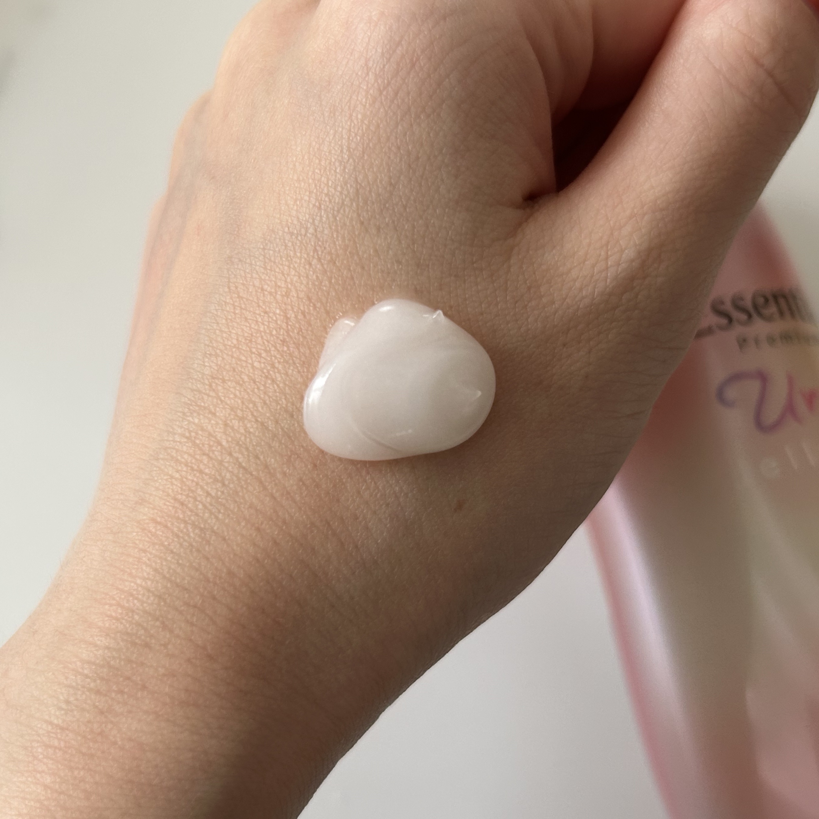 エッセンシャル プレミアム うるりジェリーミルク/エッセンシャル/ヘアミルクを使ったクチコミ（2枚目）