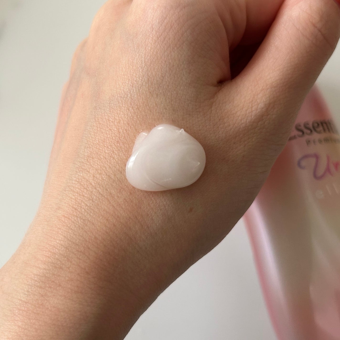 エッセンシャル プレミアム うるりジェリーミルク/エッセンシャル/ヘアミルクを使ったクチコミ(2枚目)