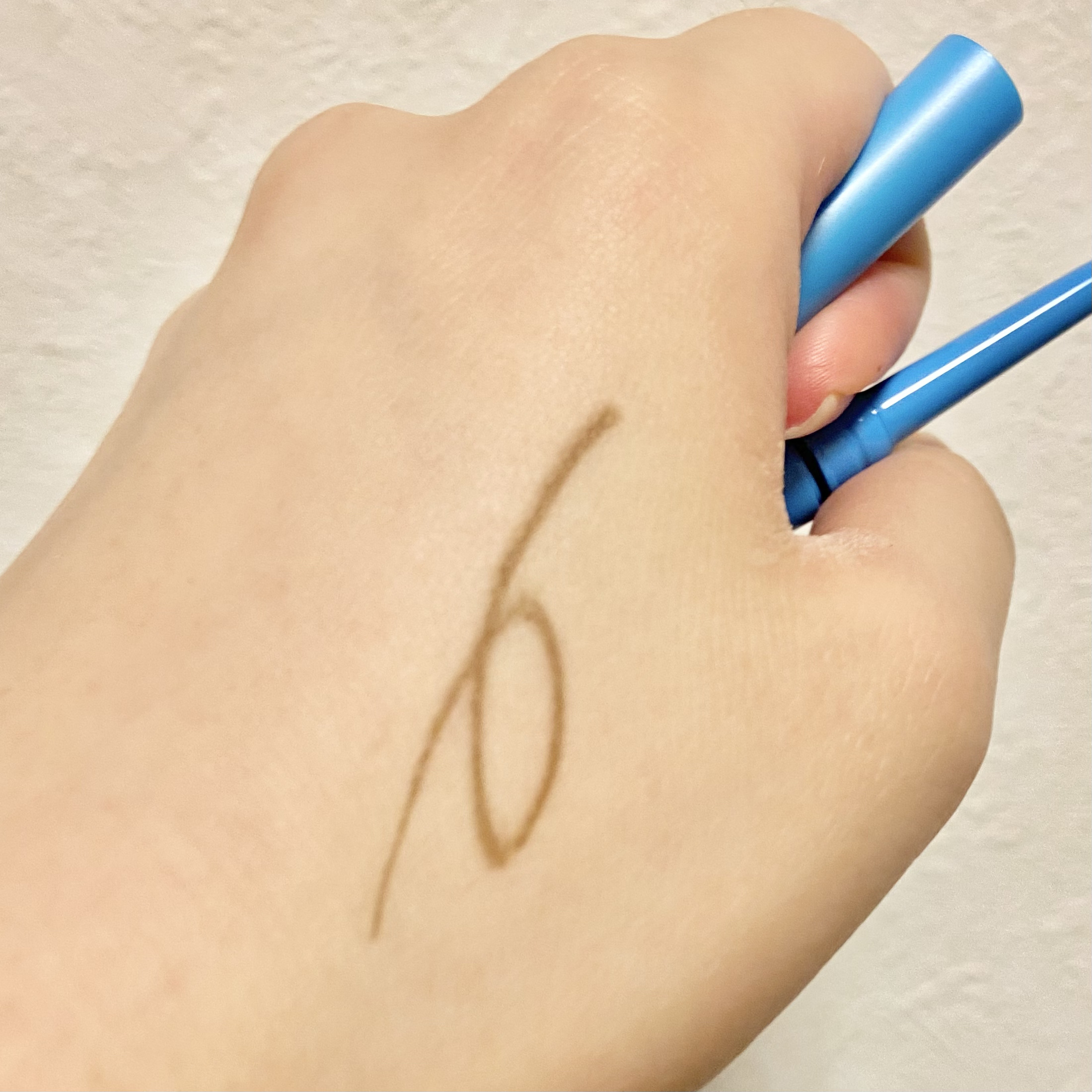 「密着アイライナー」極細クリームペンシル/デジャヴュ/ペンシルアイライナーを使ったクチコミ（2枚目）