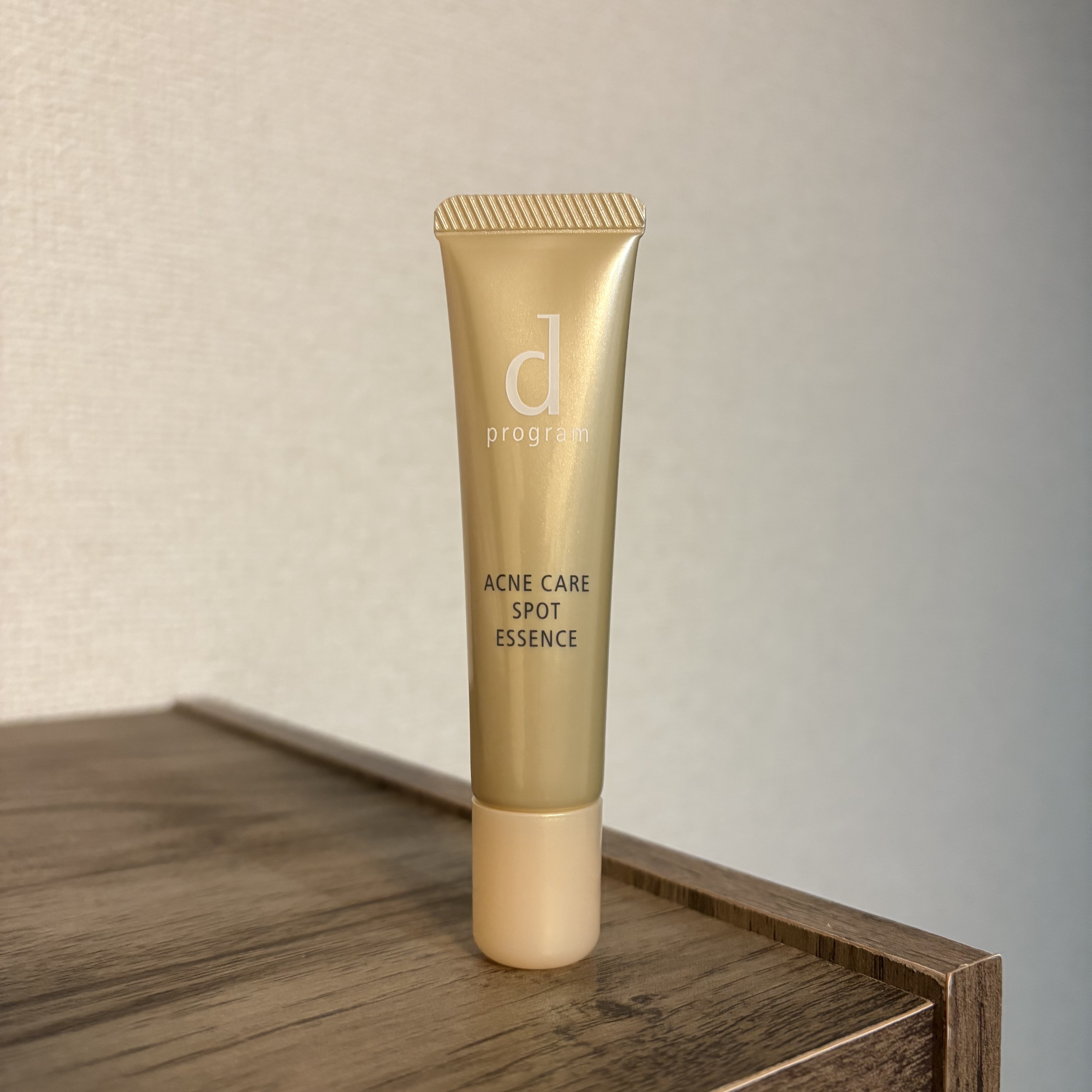 ☺︎d プログラム

薬用 アクネケア美容液

d プログラムのクリームが肌に合っていたので、美容液もお試し購入。
肌荒れ対策に！
若干効果あるかな、、？というくらい。