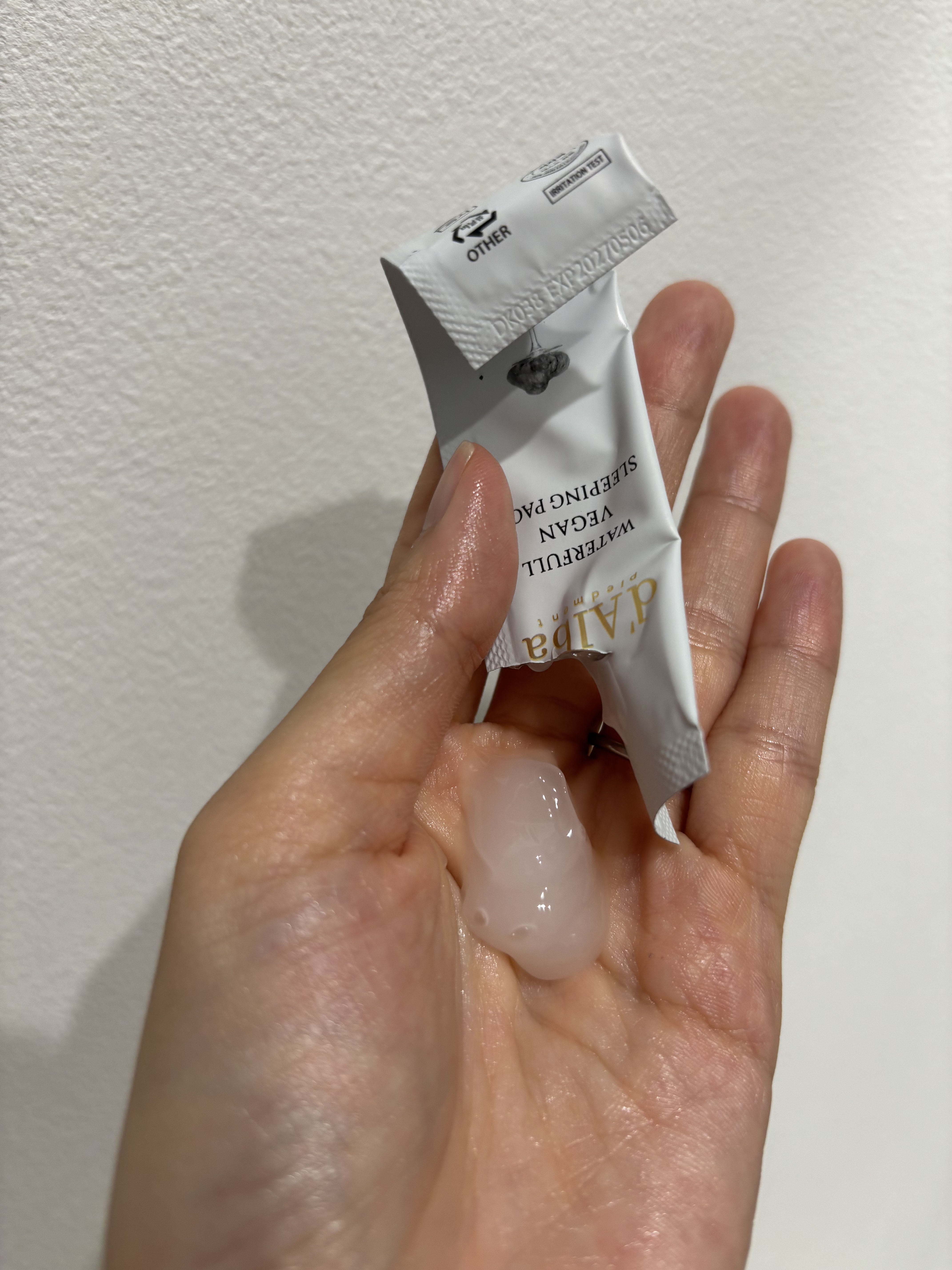 ホワイトトリュフウォータフルヴィーガンスリーピングパック/ダルバ/シートマスク・パックを使ったクチコミ（3枚目）