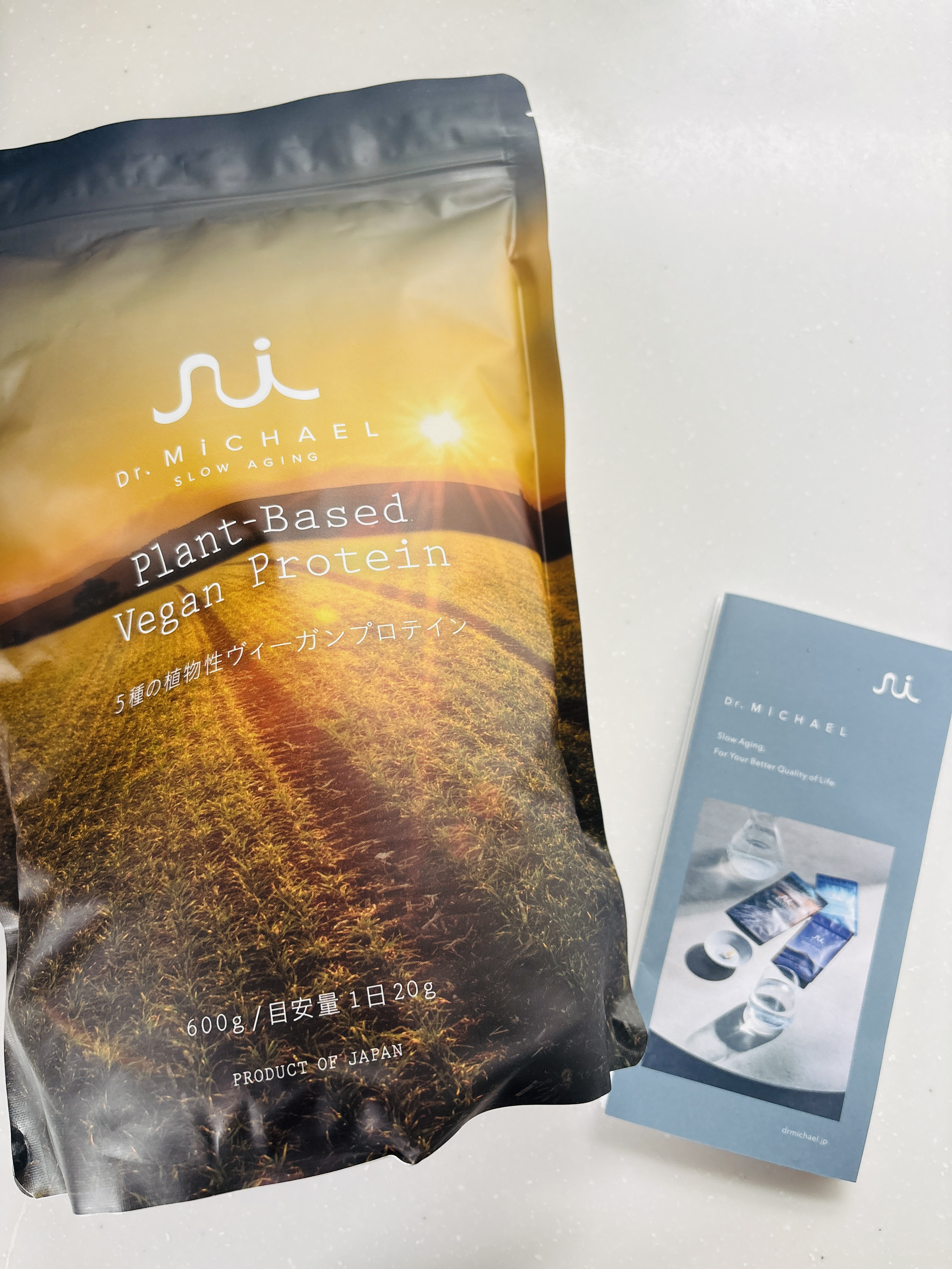 Dr. MichaelのPlant-based Vegan Proteinをお試ししました🌿
60g入り

このプロテイン、嬉しいことに大豆・ヘンプ・ピー・玄米・ソラマメの植物性たんぱくを5種ブレンド✨
保存料・人工甘味料・香料・着色料す