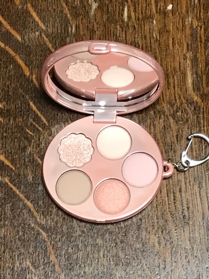 fwee フィー ポケットアイパレットのクチコミ「どうも、梅雨明けてないのに
猛暑レベルの暑さでした…
プロ野球チームのYouTube好き💕
.....」(2枚目)