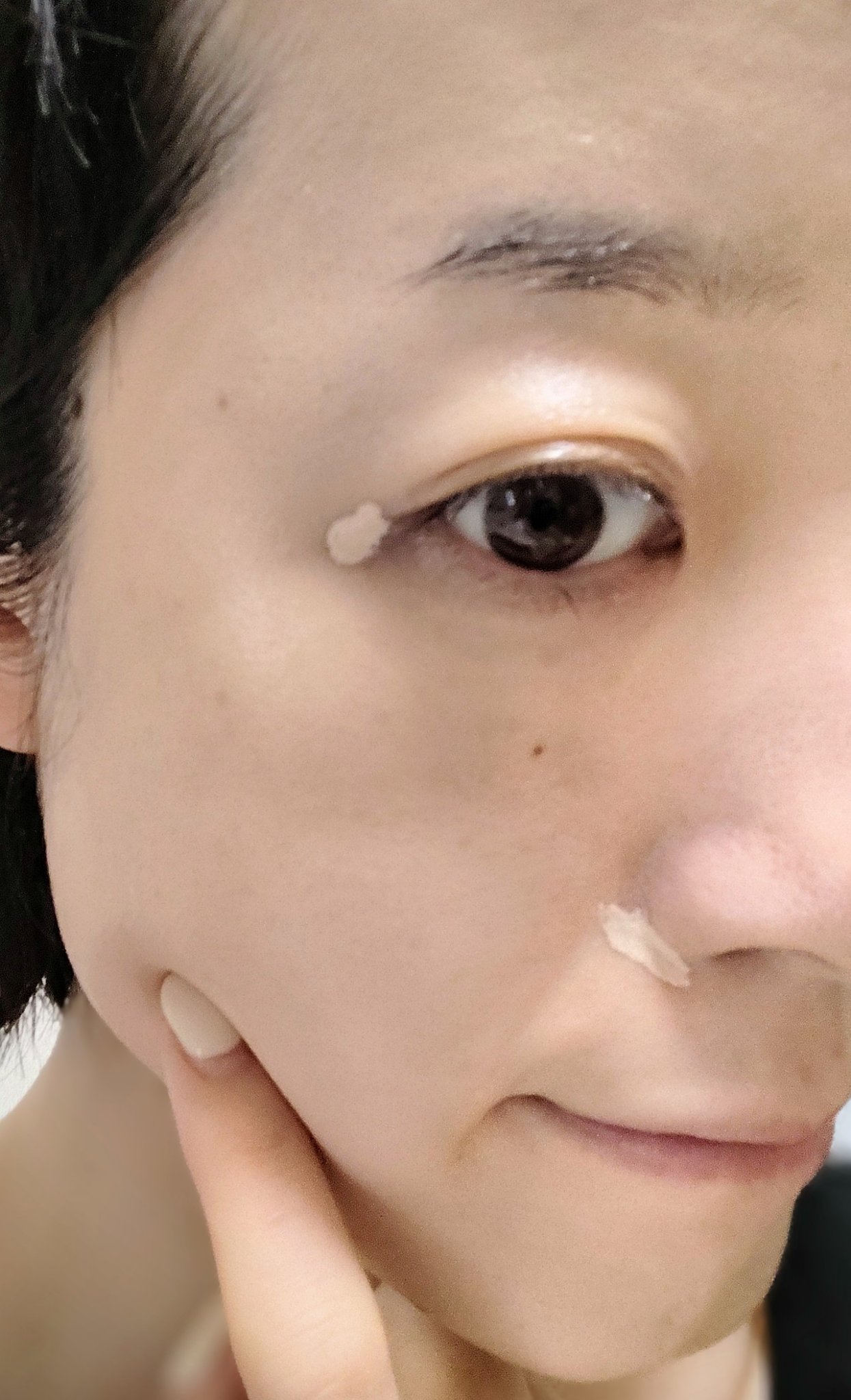 カバーパーフェクション チップコンシーラー 0.5 アイスベージュ/the SAEM/リキッドコンシーラーを使ったクチコミ（2枚目）