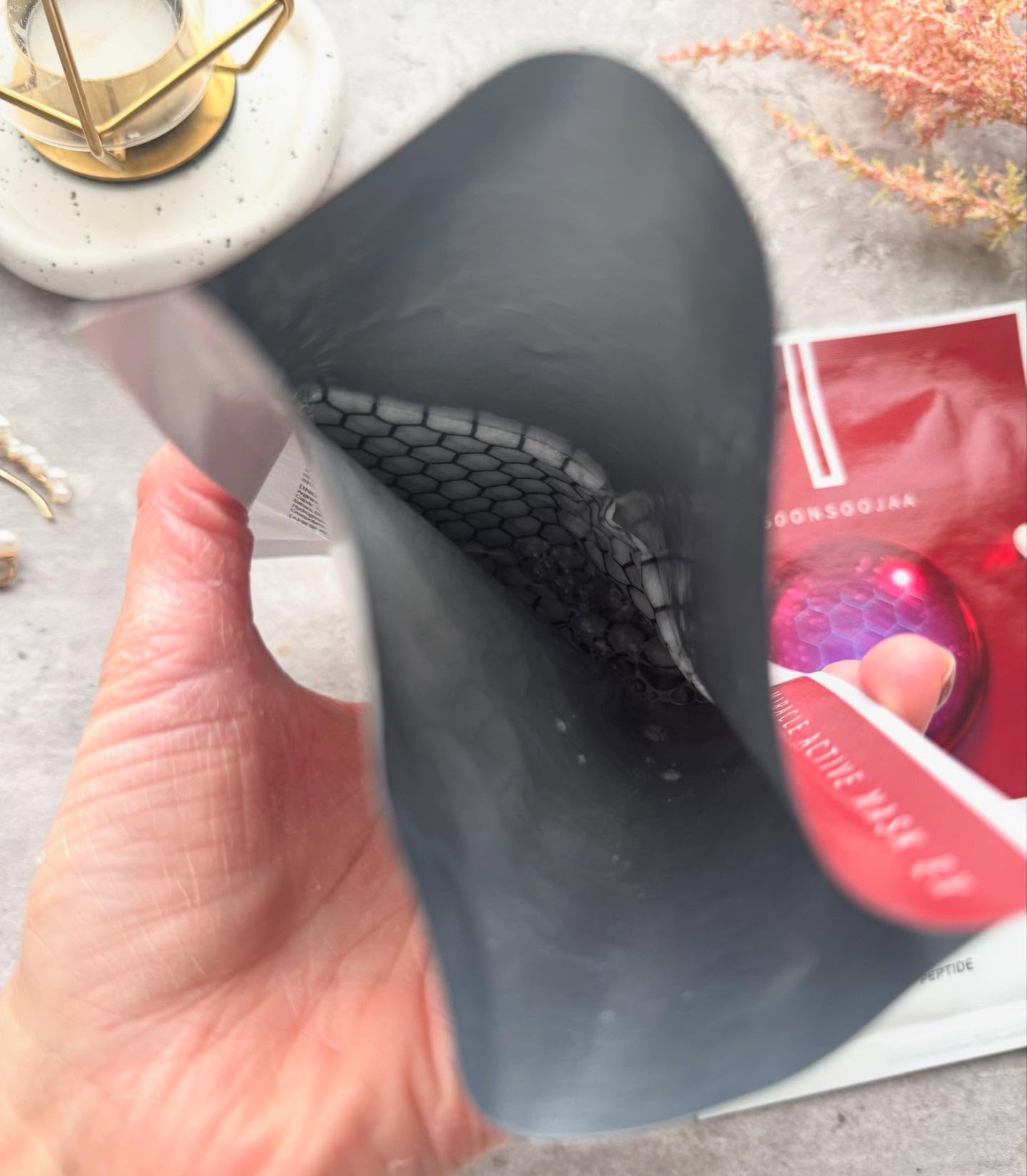 Soonsoojaa フェイスマスク ミミズペプチド ミラクルアクティブマスク/soonsoojaa/シートマスク・パックを使ったクチコミ（2枚目）