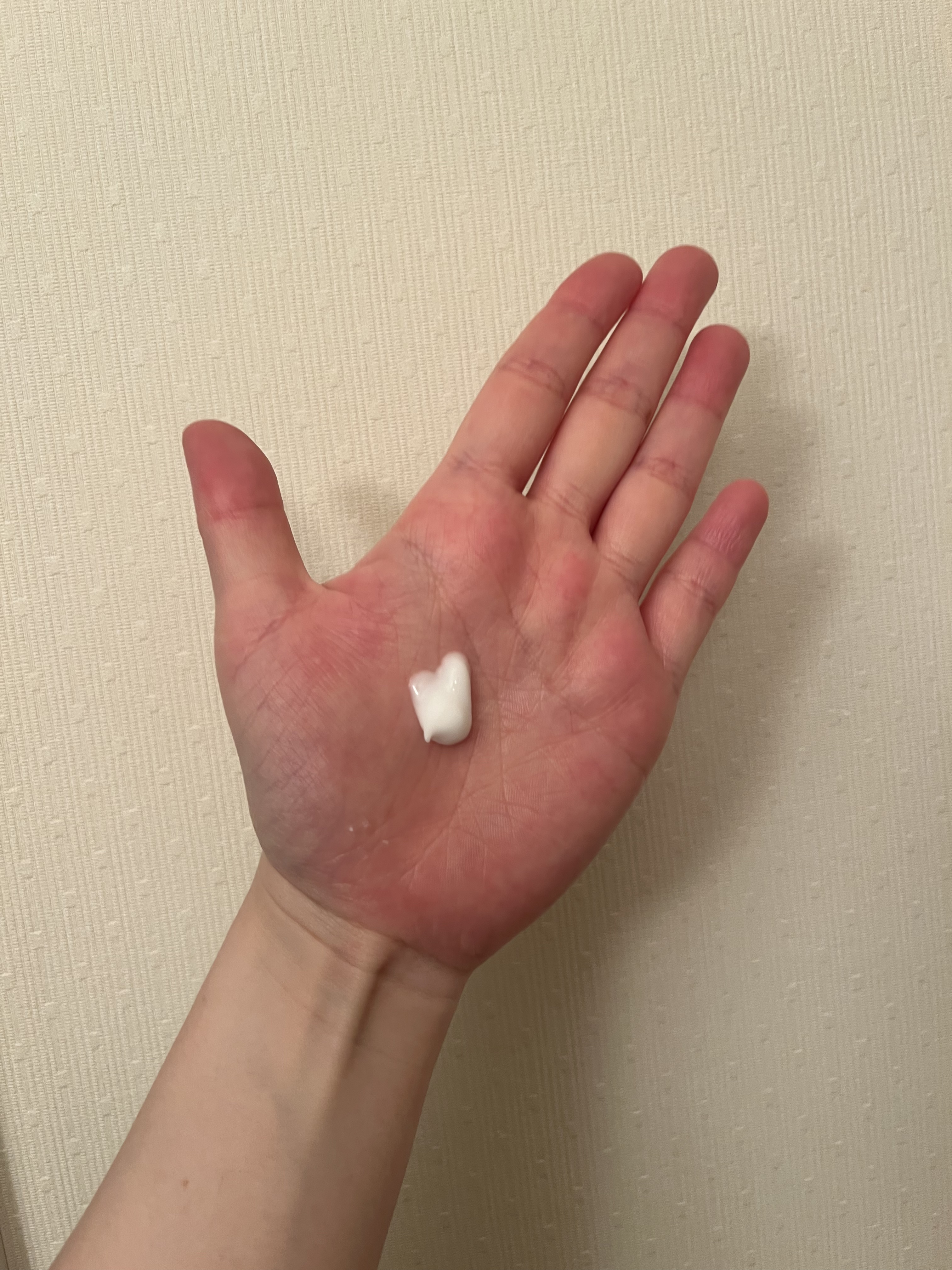 ニベア スキンミルク クリーミィ ほのかなフローラルの香り/ニベア/ボディミルクを使ったクチコミ（3枚目）