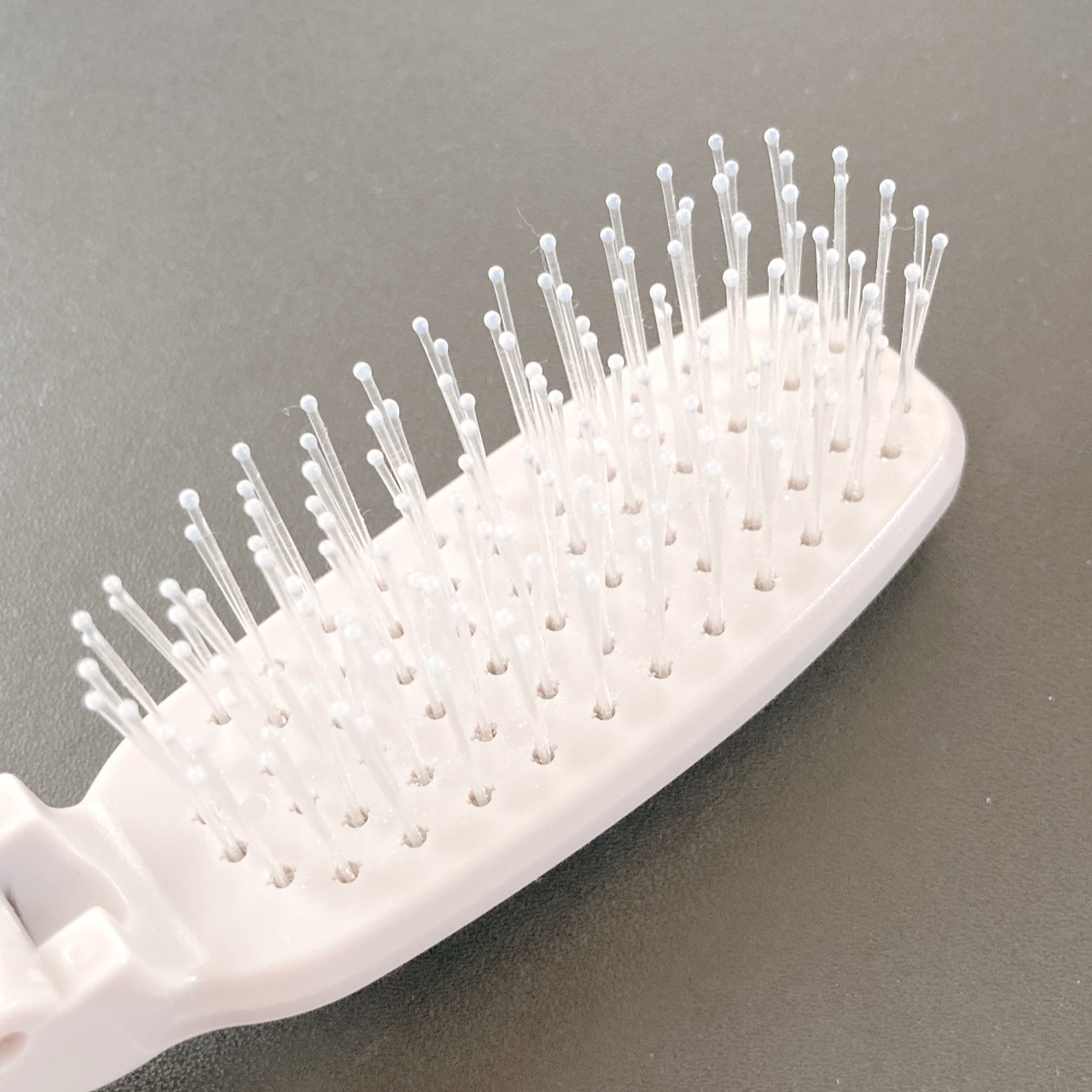 デタングリングブラシ 【フォールディングポケット】 パープルグレー/マペペ/ヘアブラシを使ったクチコミ（3枚目）