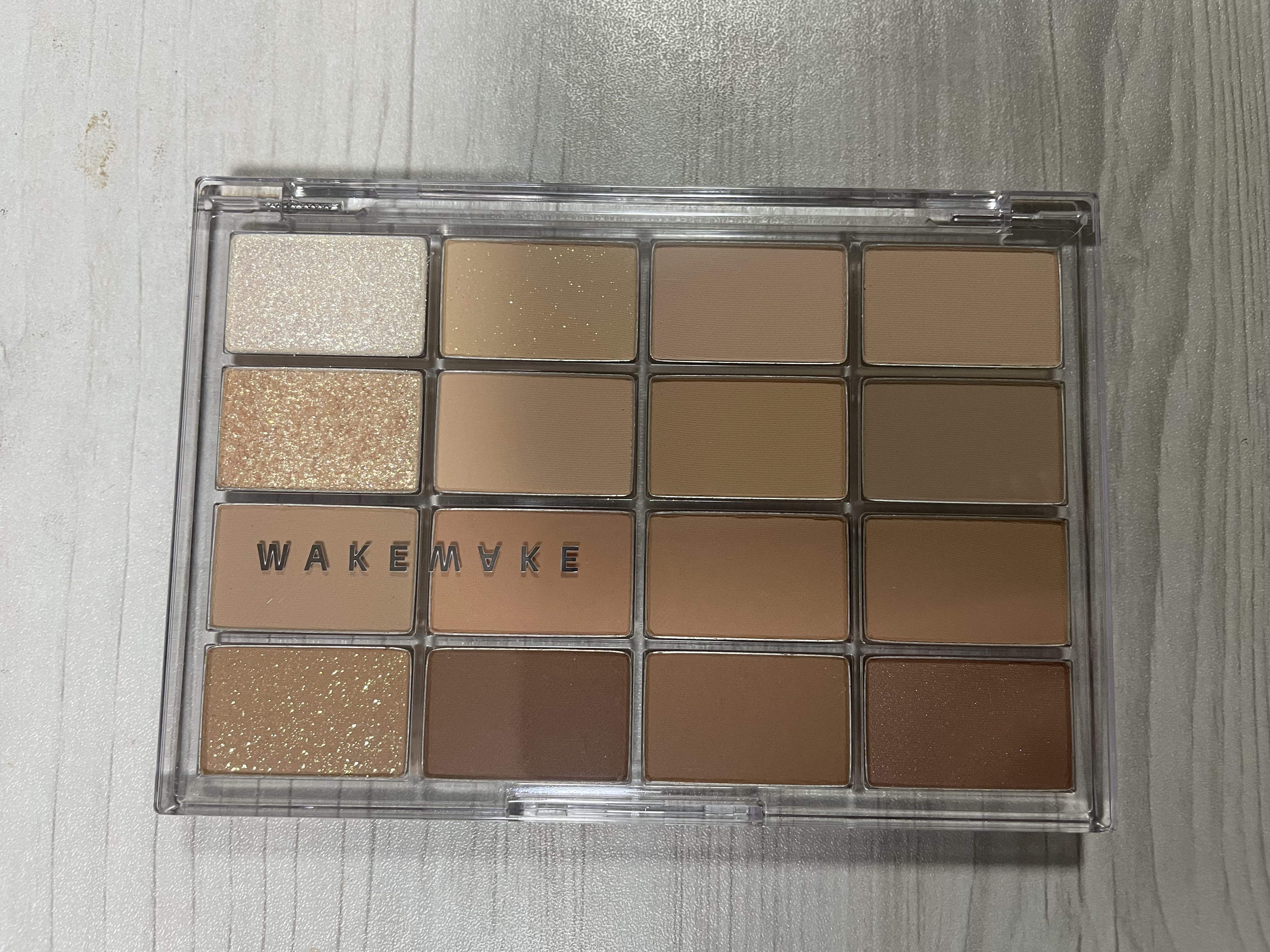 ソフトブラーリングアイパレット 01.バニラブラーリング/wakemake/アイシャドウパレットを使ったクチコミ（1枚目）