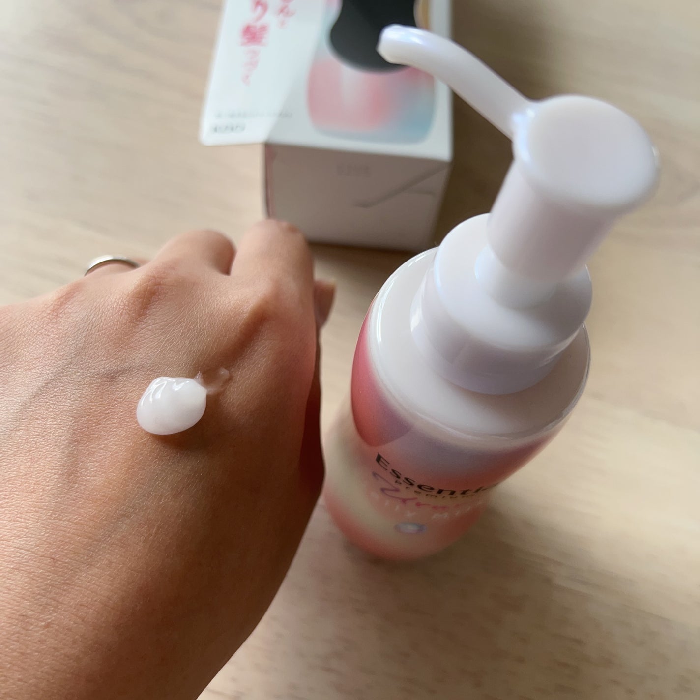 エッセンシャル プレミアム うるりジェリーミルク/エッセンシャル/ヘアミルクを使ったクチコミ(2枚目)
