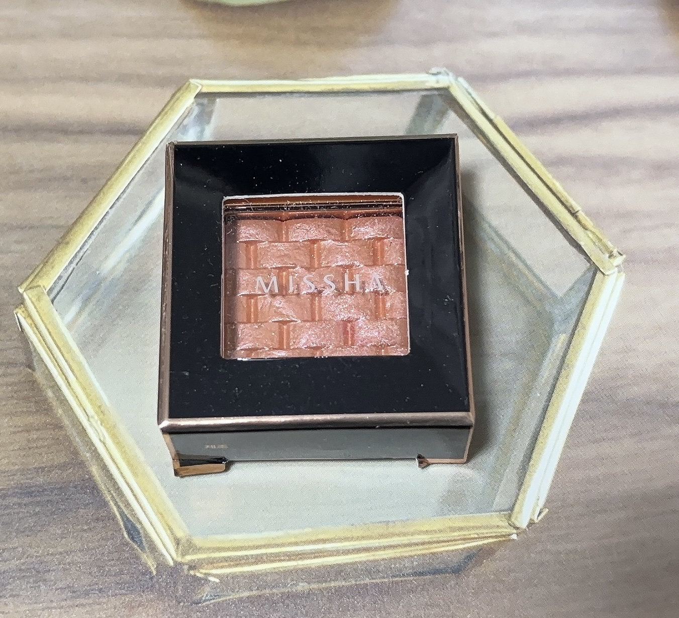 モダンアイシャドウ イタルプリズム/MISSHA/単色アイシャドウを使ったクチコミ（2枚目）