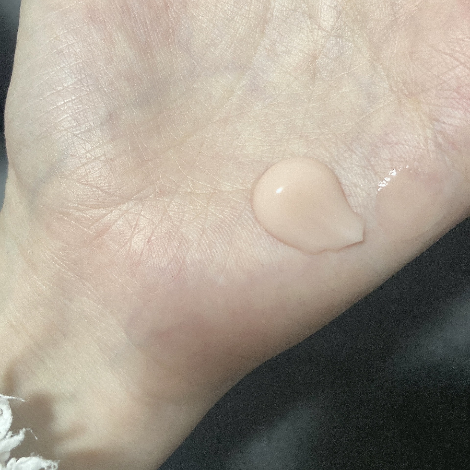 CLARINS ボディ フィット アクティヴのクチコミ「
CLARINS
ボディ フィット アクティヴ
200mL

¥10,670

むくみ、巡りケ.....」（2枚目）