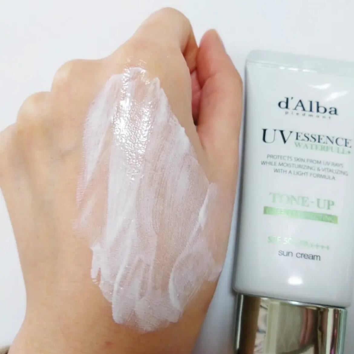 クリーンティーツリーリポソームトーンアップサンクリーム(グリーン)/ダルバ/日焼け止めクリームを使ったクチコミ(3枚目)