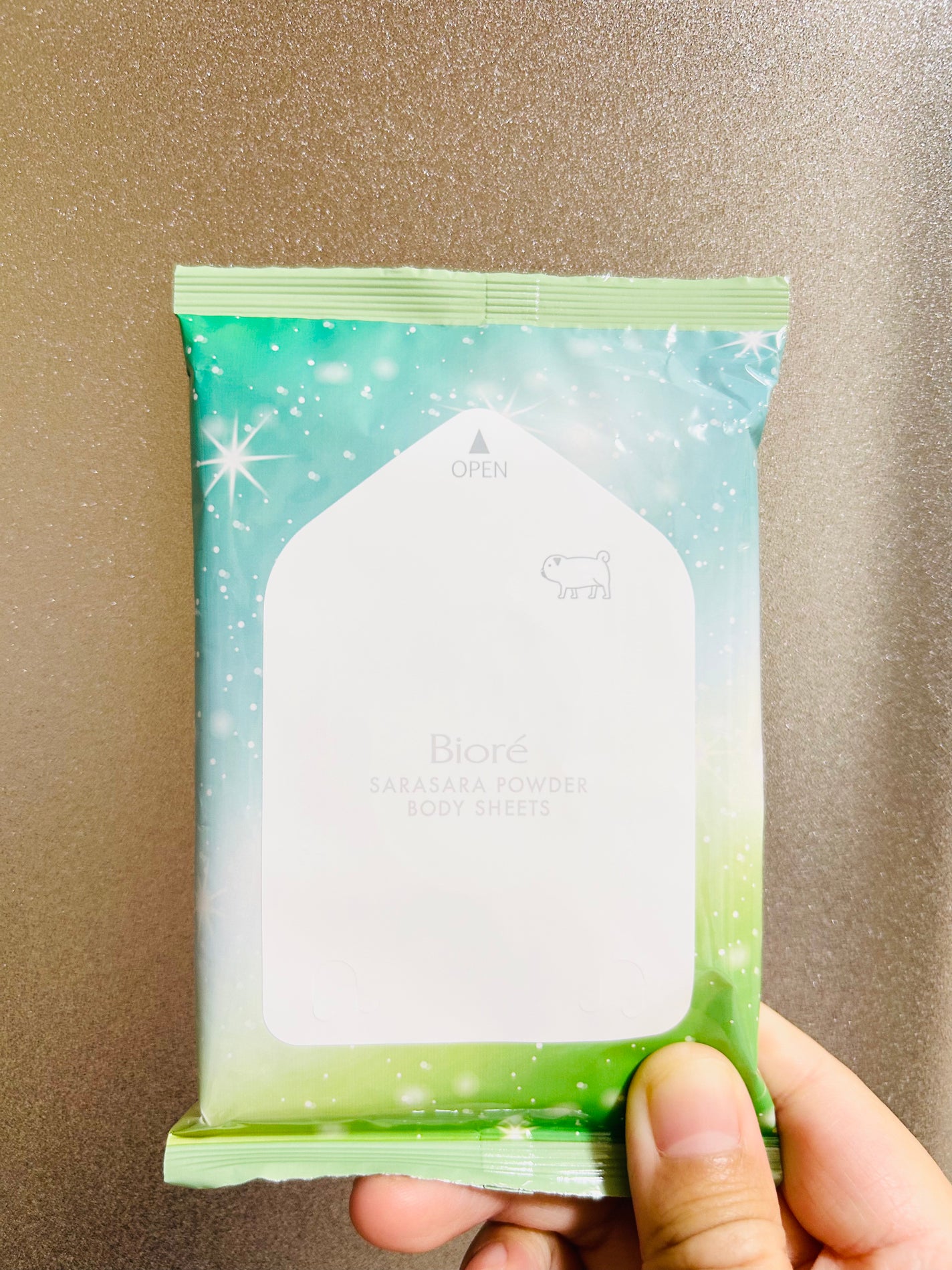 さらさらパウダーシート ひんやりシトラスの香り/ビオレ/ボディシートを使ったクチコミ(3枚目)
