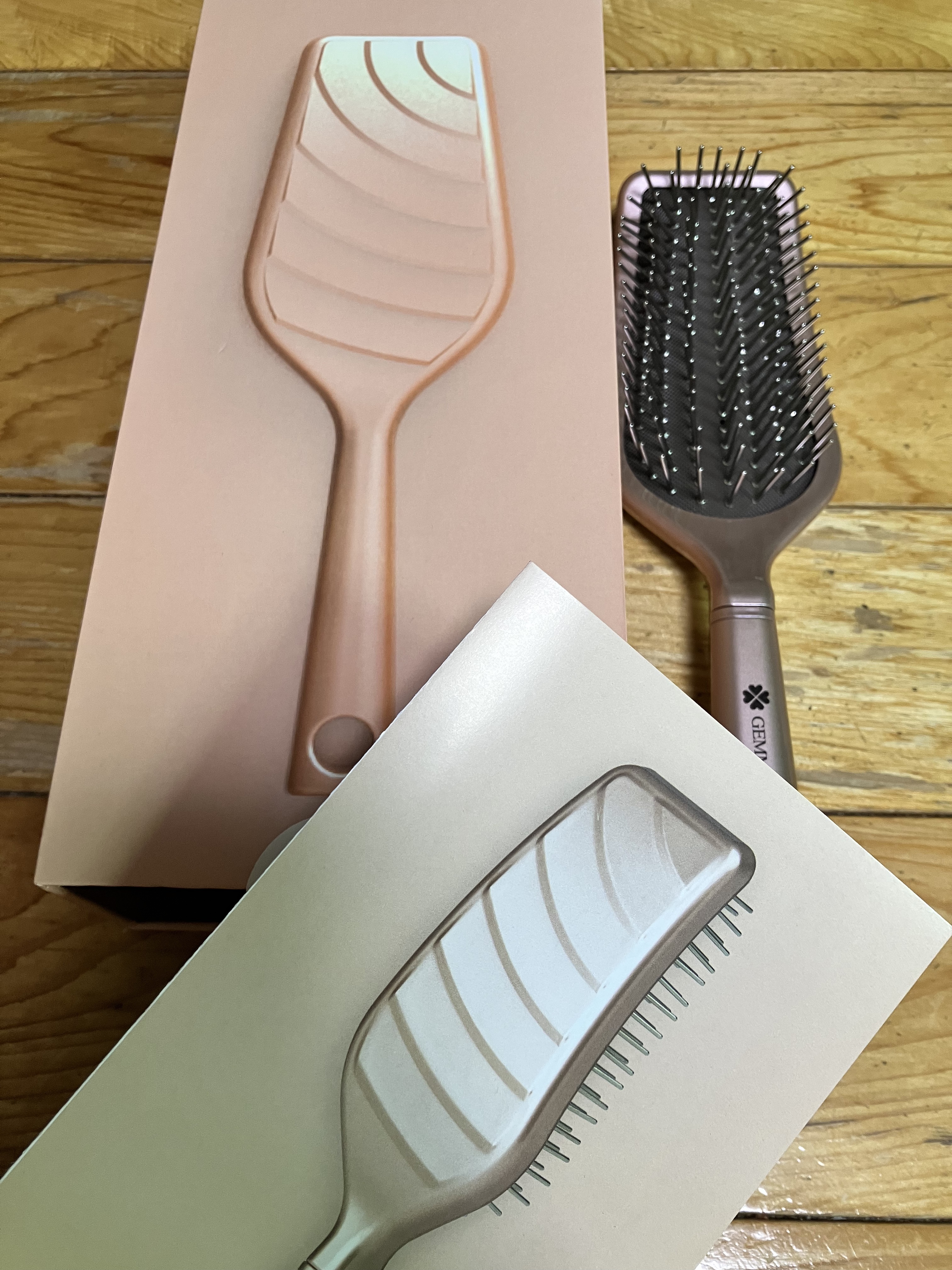 試してみた】ジェンムーブ マグネチックヘアブラシ GEMMOVEのリアルな