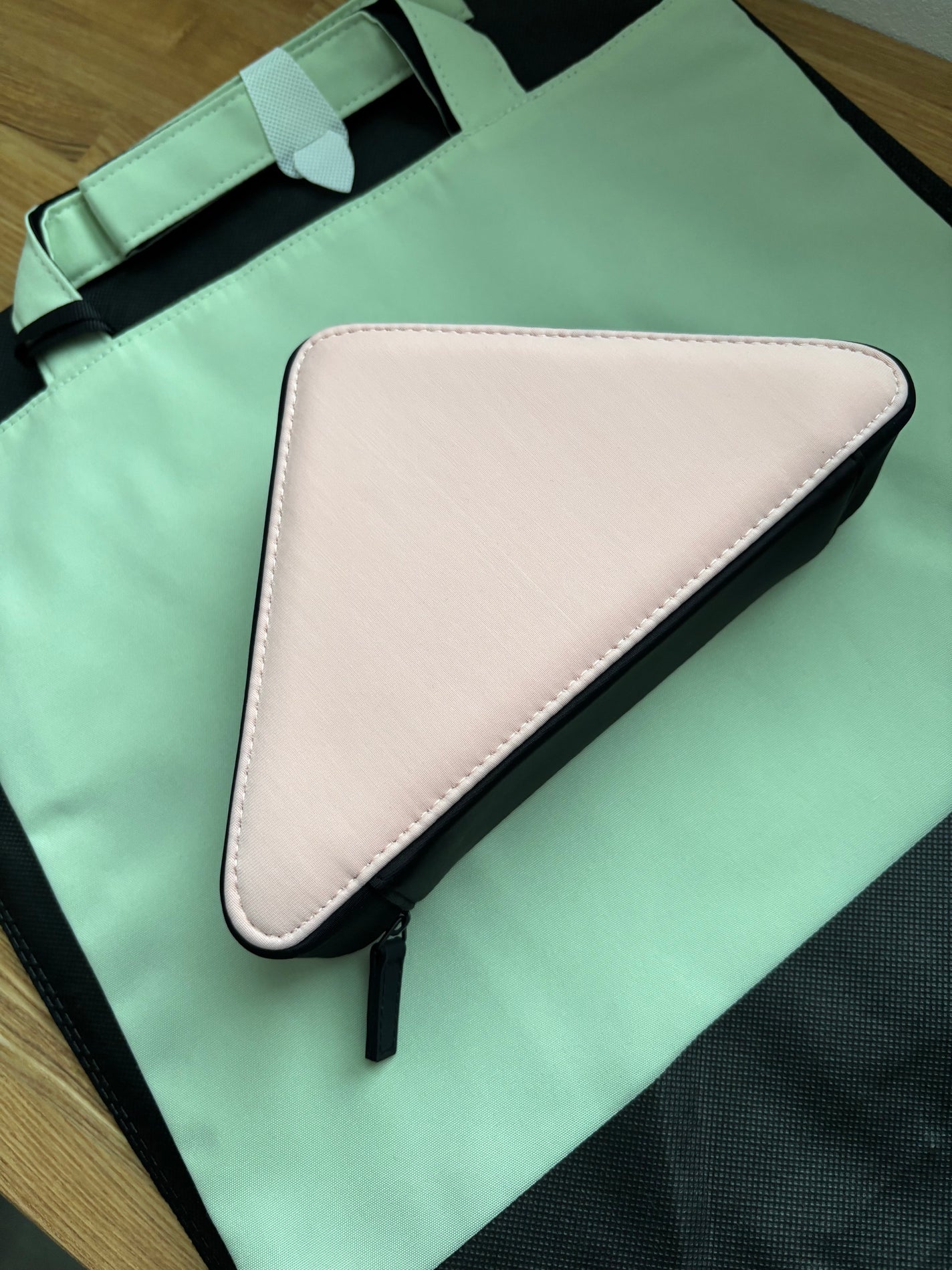 ダイメンションズ マルチエフェクト アイシャドウ/PRADA BEAUTY/アイシャドウパレットを使ったクチコミ(2枚目)