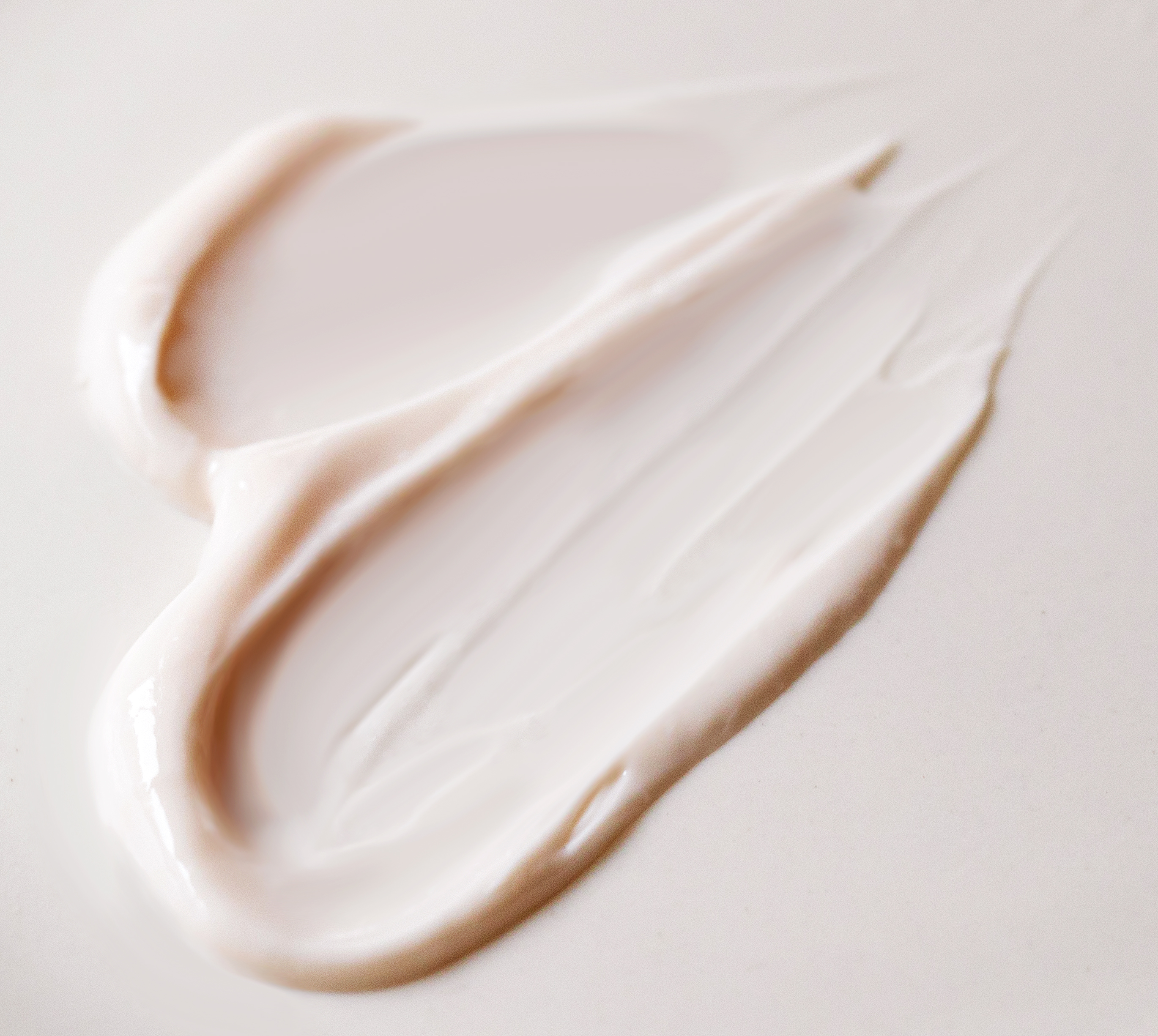 BI-SUインフィシアルクリーム 2025