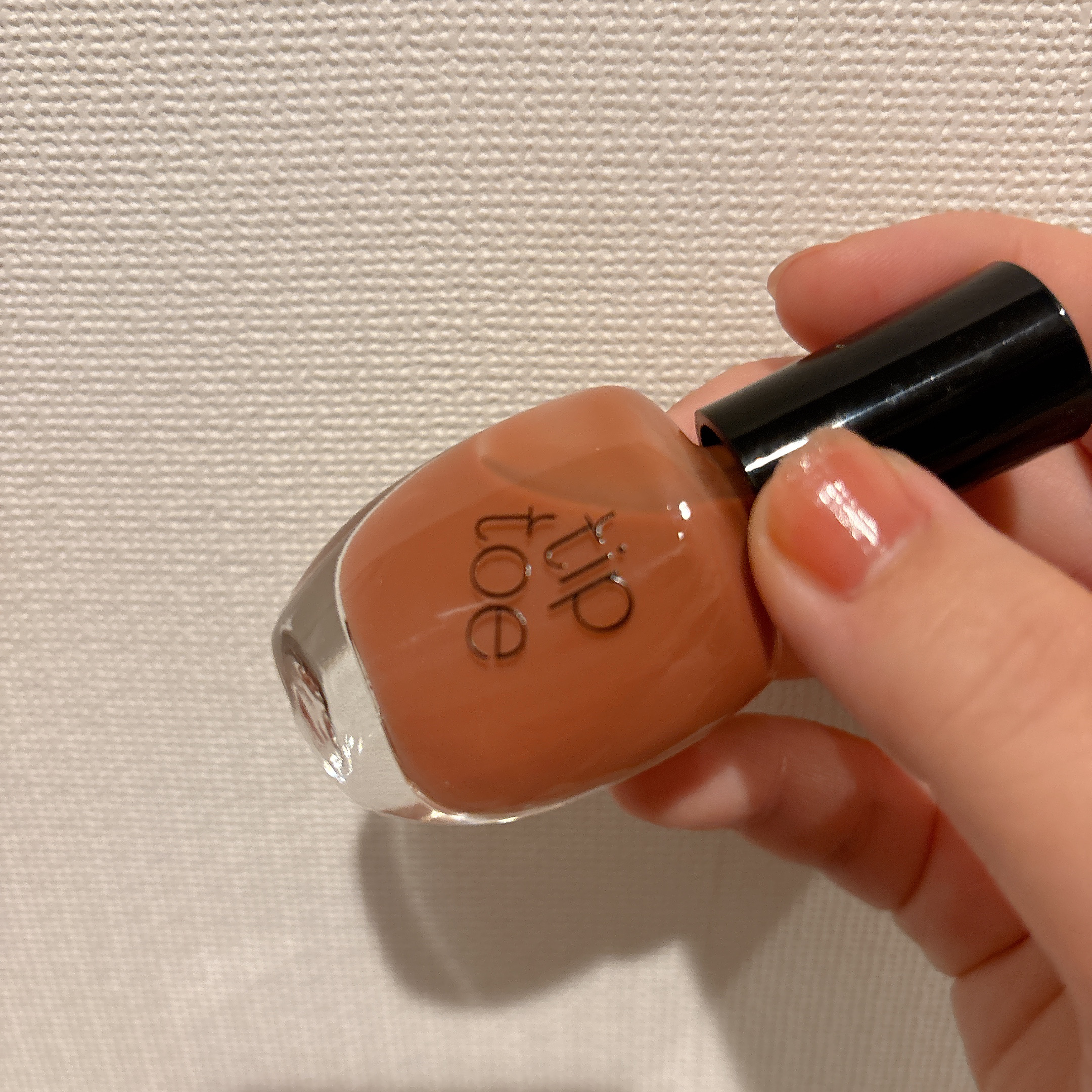 tiptoe ネイルポリッシュ
205　Moran


メガ割りで購入🫶🏻✨
とってもかわいいローズピンク色で、落ち着いた色味で派手じゃないので普段使いしやすいと思いました✨

とにかく速乾なので、塗った後にヨレにくいところが良いです◎