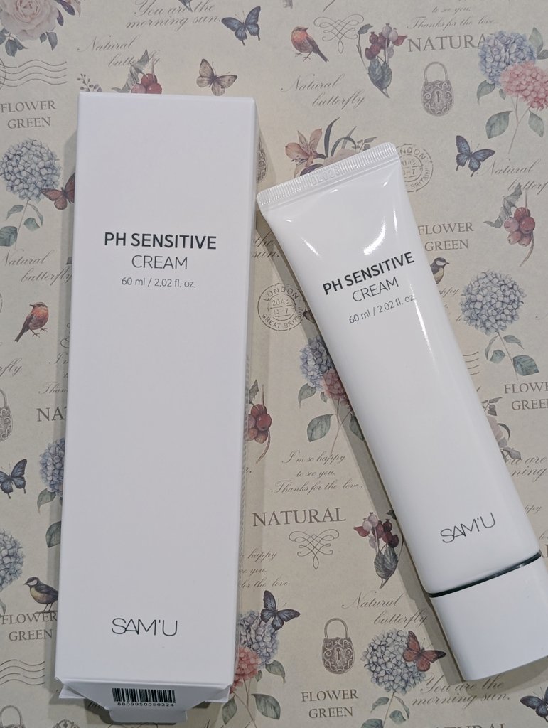 サミュ
PHセンシティブクリーム

エアコンによる乾燥、どの肌の方にも試していただきたいですが特にインナードライ肌の方におすすめです💘

このクリームも保湿力が高いのにベタつかない使用感で、チューブタイプだからさっと取り出しやすいのも嬉し