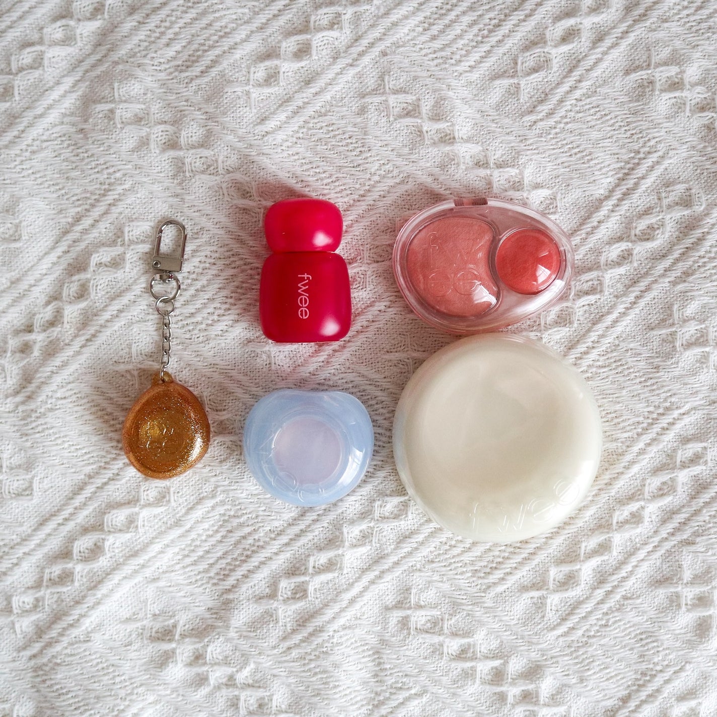 フィー クッションエッグフィットカバー/fwee/クッションファンデーションを使ったクチコミ(5枚目)