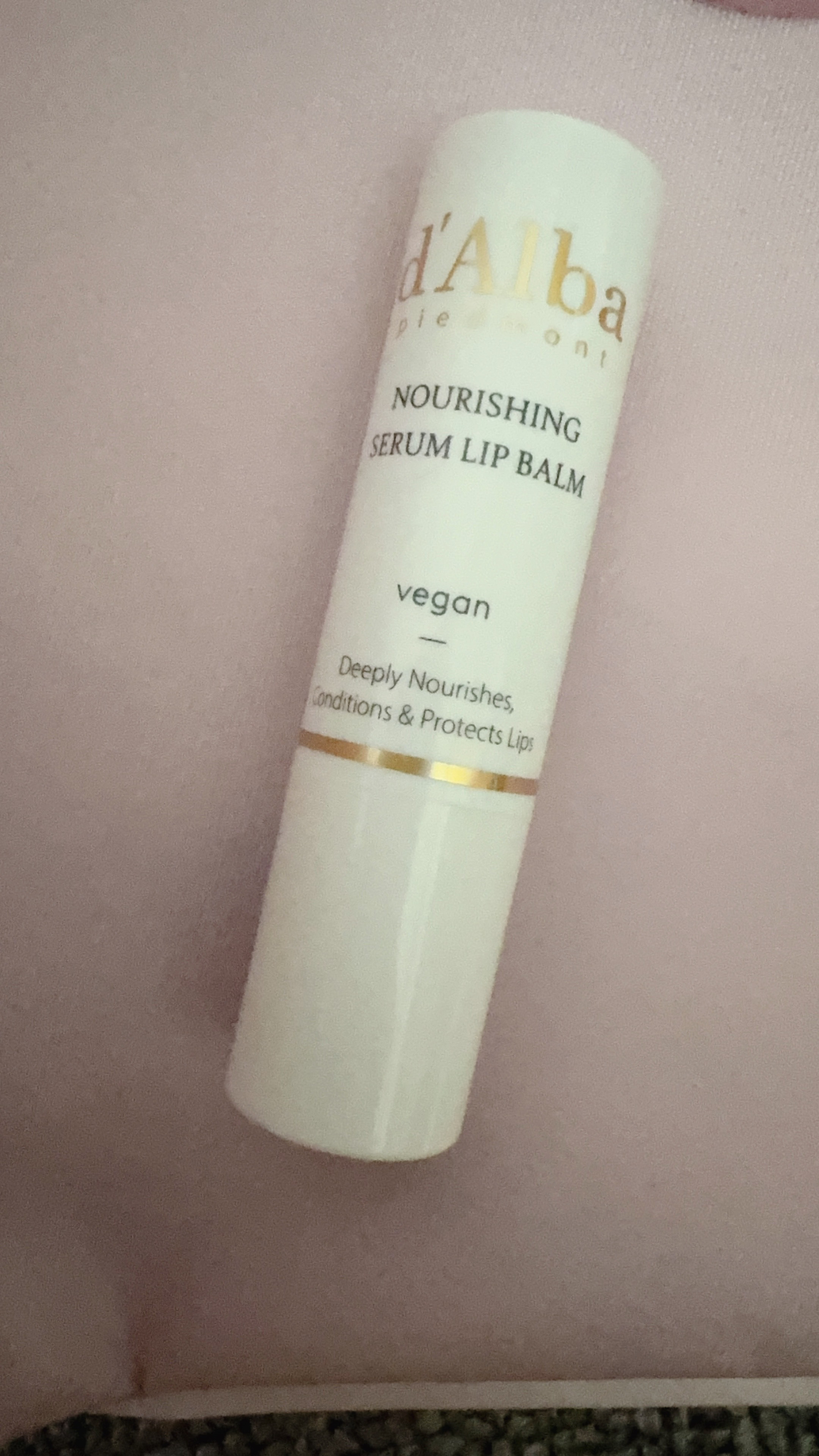 ホワイトトリュフナリシングセラムリップバーム/ダルバ/リップバームを使ったクチコミ（1枚目）