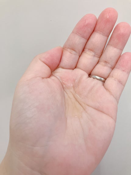 ゆず油 ヘアオイルのクチコミ「ゆず油
ヘアオイル
重ためのヘアオイル◎
乾燥してる私の髪に合うかな?って
思って使ってて、.....」(2枚目)