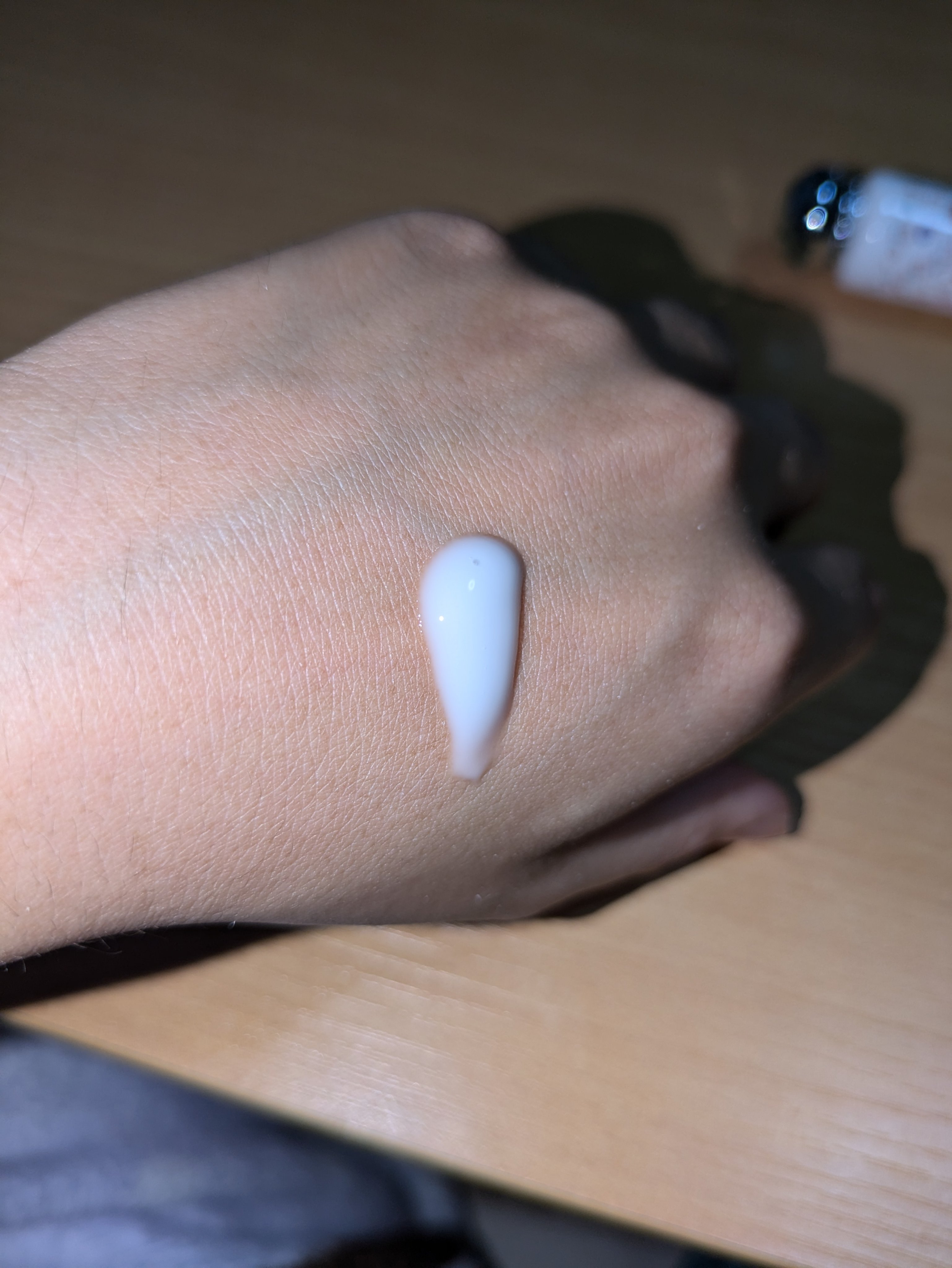 ジルスチュアート ミンティラシャスベリー アイシーハンドエッセンス/JILL STUART/ハンドクリームを使ったクチコミ（2枚目）