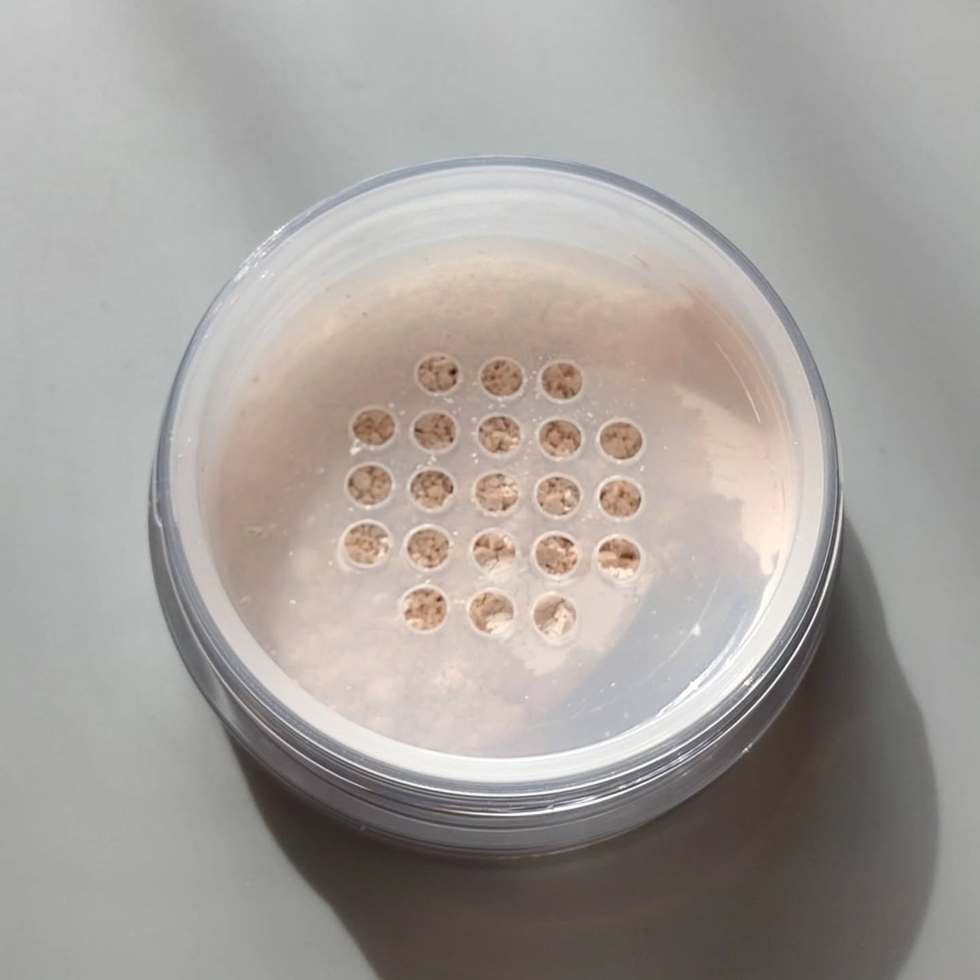 プライバシーUVパウダー50/プライバシー/ルースパウダーを使ったクチコミ(4枚目)