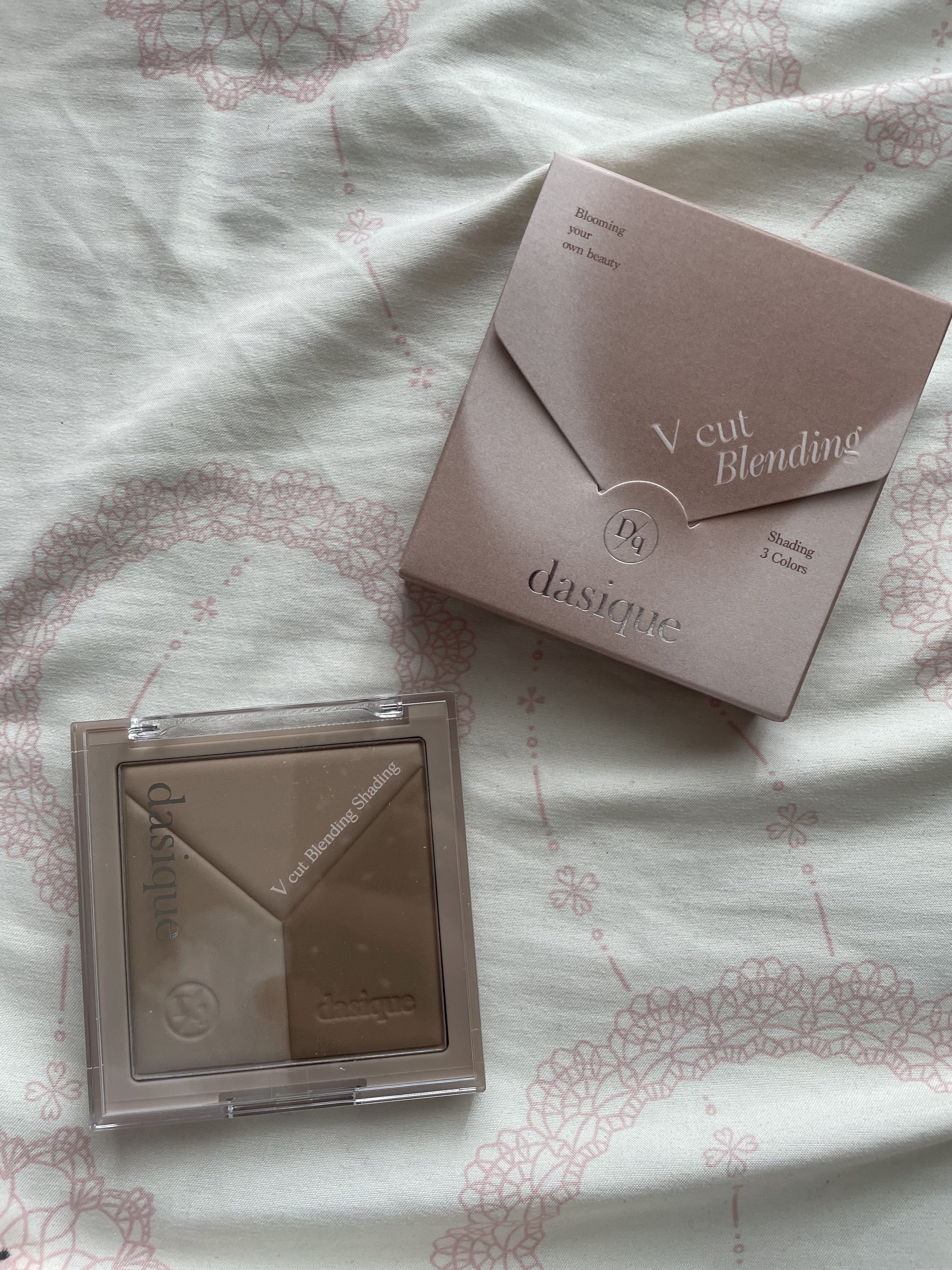Vカットブレンディングシェーディング/dasique/シェーディングを使ったクチコミ（1枚目）