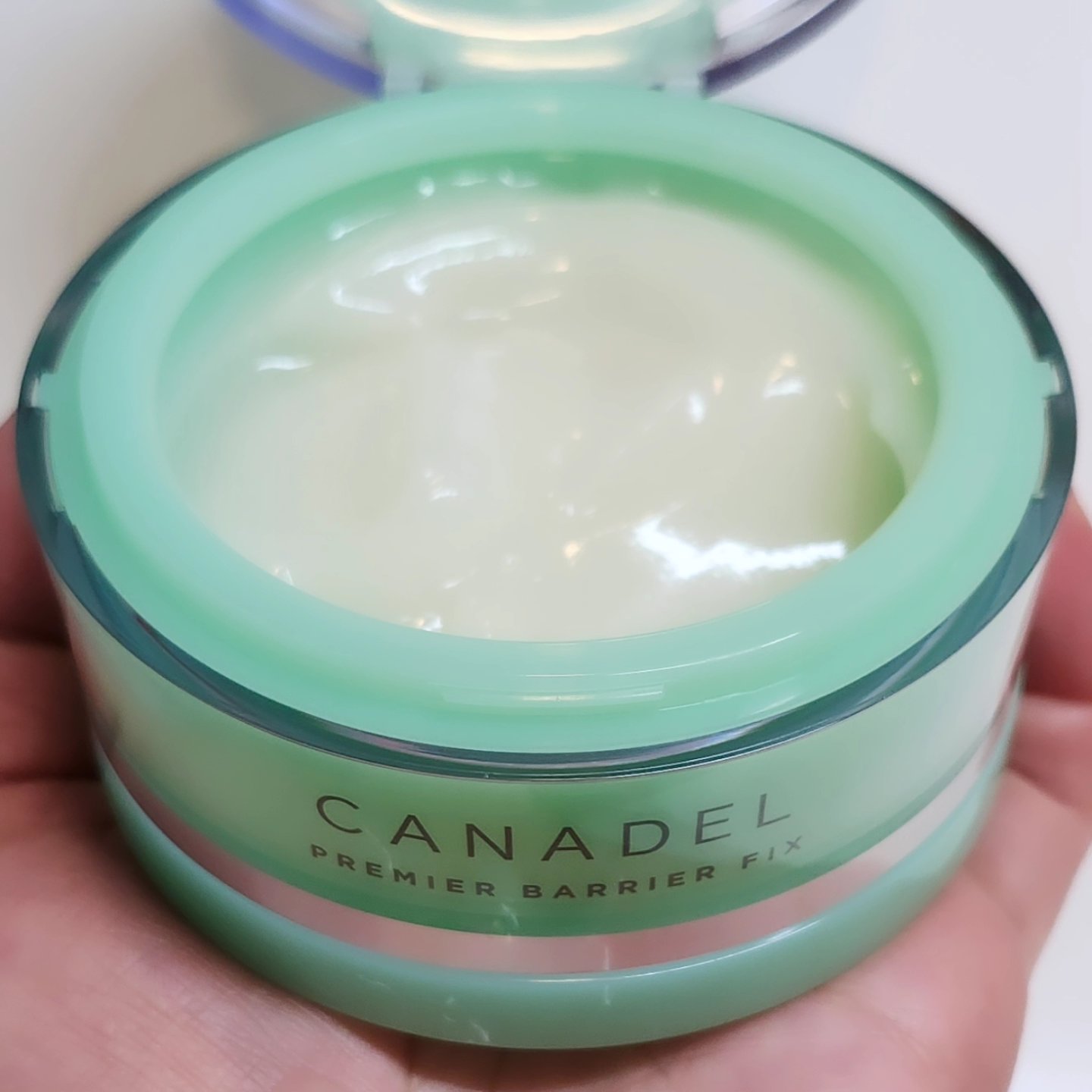 プレミアバリアフィックス /CANADEL/オールインワン化粧品を使ったクチコミ（3枚目）