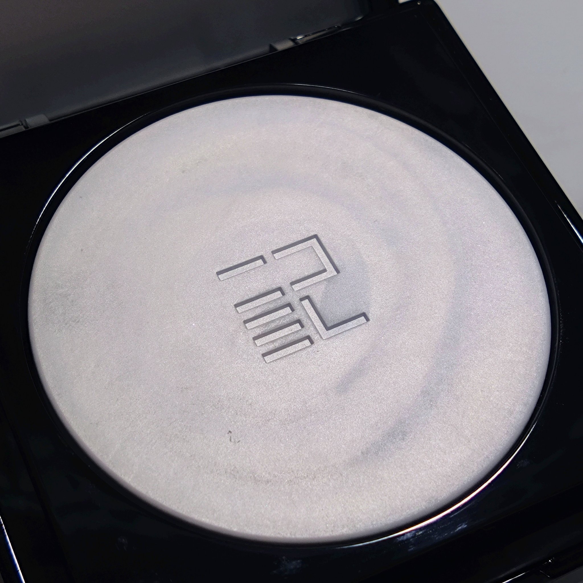 トランスルーシェント ブルーリング セッティング パウダー/PERFECT DIARY/プレストパウダーを使ったクチコミ（3枚目）