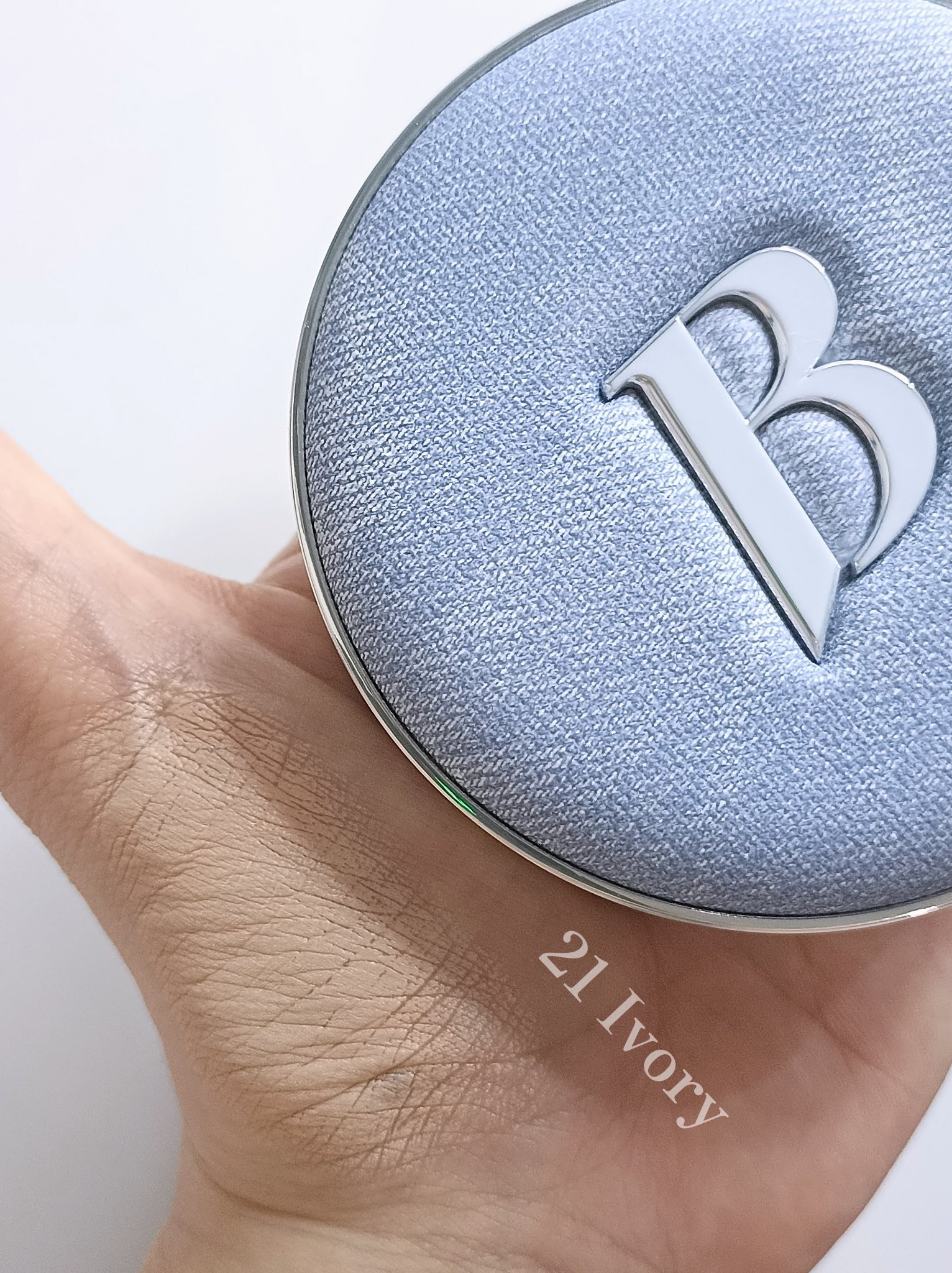 デニムエディション ホワイトクッション フィクサー/BANILA CO/クッションファンデーションを使ったクチコミ（2枚目）