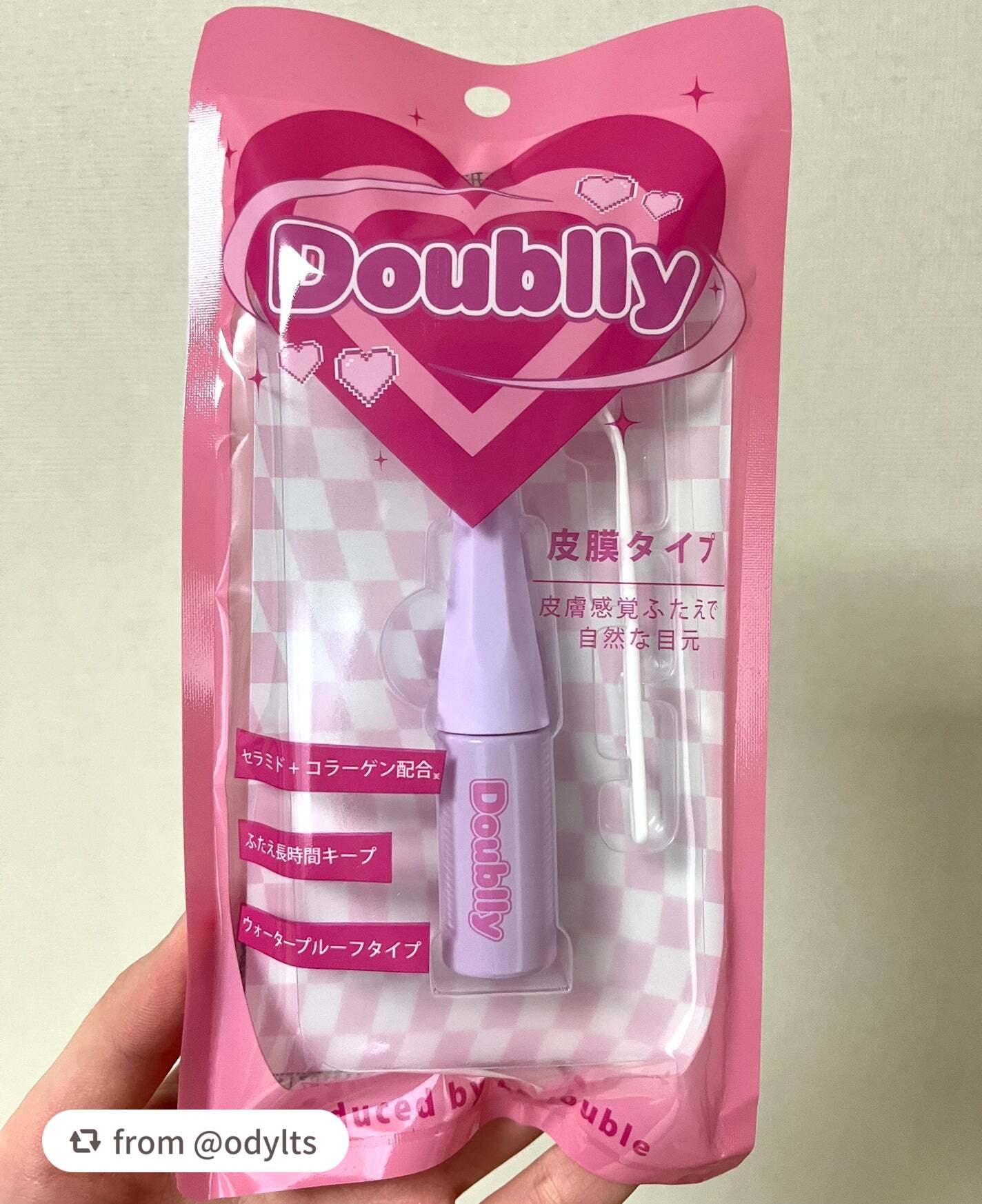 ご投稿ありがとうございます💗
弊社の商品の特徴である細筆は細かいところや少量塗るのにぴったりです✨なので涙袋形成や前髪グルーとしても◎
是非気になる部分などにお試しください。

【odyltsさんから引用】

“ルドゥーブルダブリー
二重